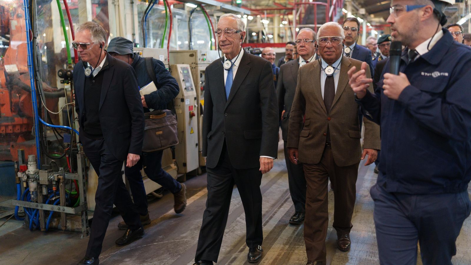 El anuncio de la asignación de eléctricos a la planta se hizo durante una visita del Presidente de Portugal, Marcelo Rebelo de Sousa; y el Primer Ministro, António Costa; quienes fueron recibidos por el CEO de Stellantis, Carlos Tavares.
