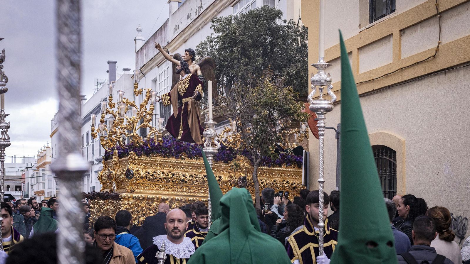 En imágenes, El Huerto de San Fernando fue la única hermandad del Martes Santo
