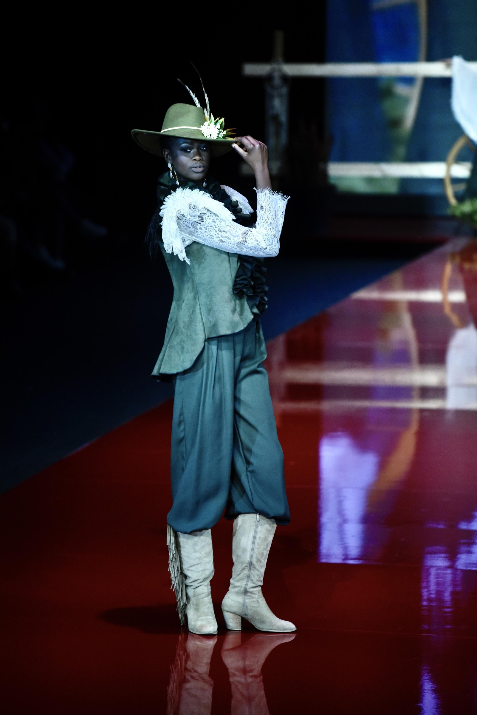 El desfile de Flor de Cerezo en SIMOF 2022, todas las fotos