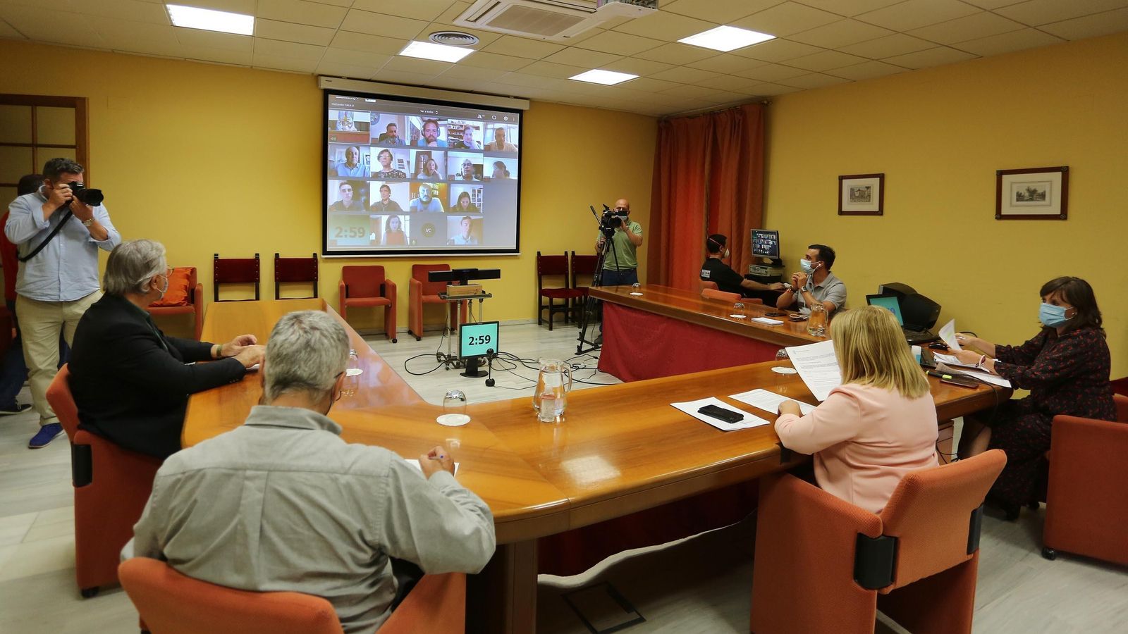 Los plenos se celebran actualmente de manera telemática. Los plenos se celebran actualmente de manera telemática.