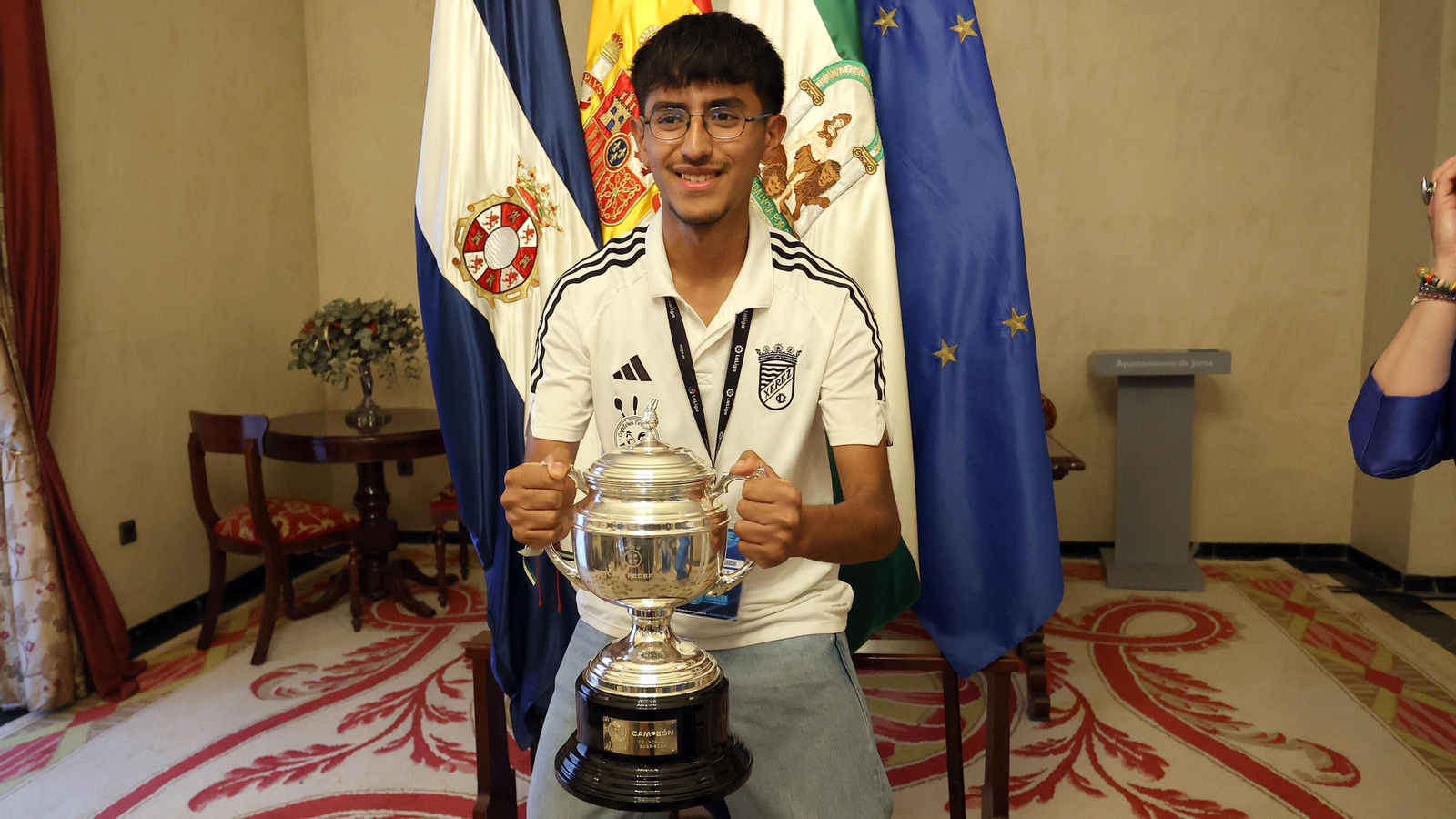 Baño de masas del Xerez CD en Jerez por su ascenso
