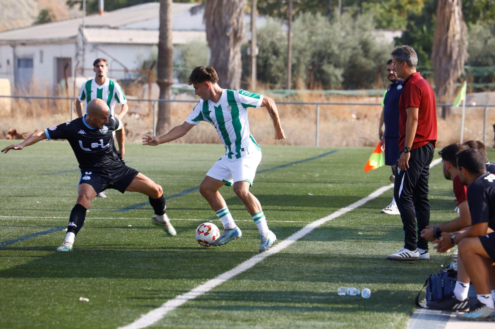 Las mejores fotos del derbi entre el Córdoba B y el Ciudad de Lucena en la Ciudad Deportiva