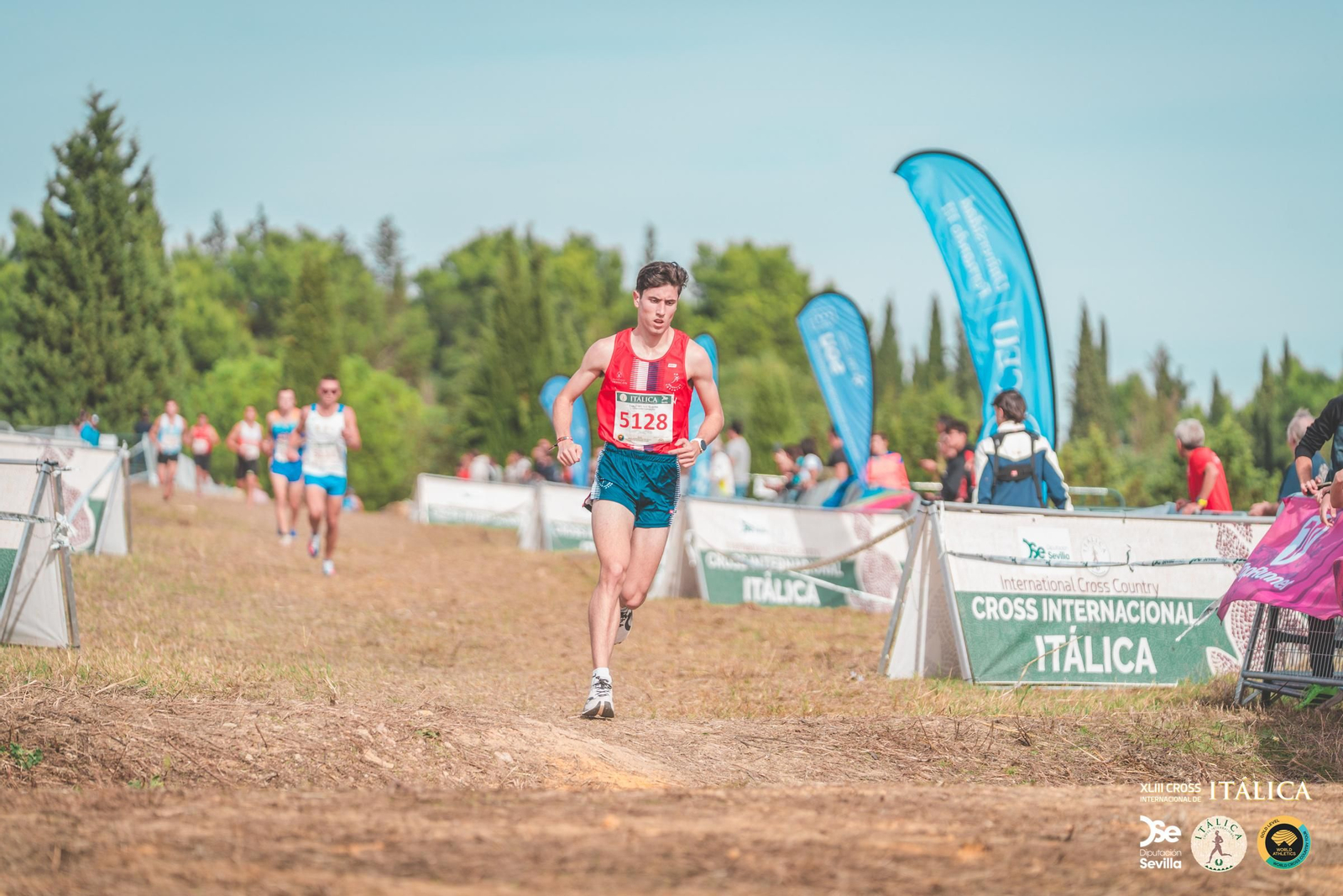 Búscate en las fotos del Cross de Itálica 2025 | 12