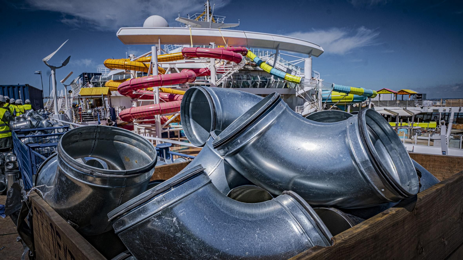 Las imágenes del interior del crucero 'Allure of the Seas' que se encuentra reparando en navantia Cádiz