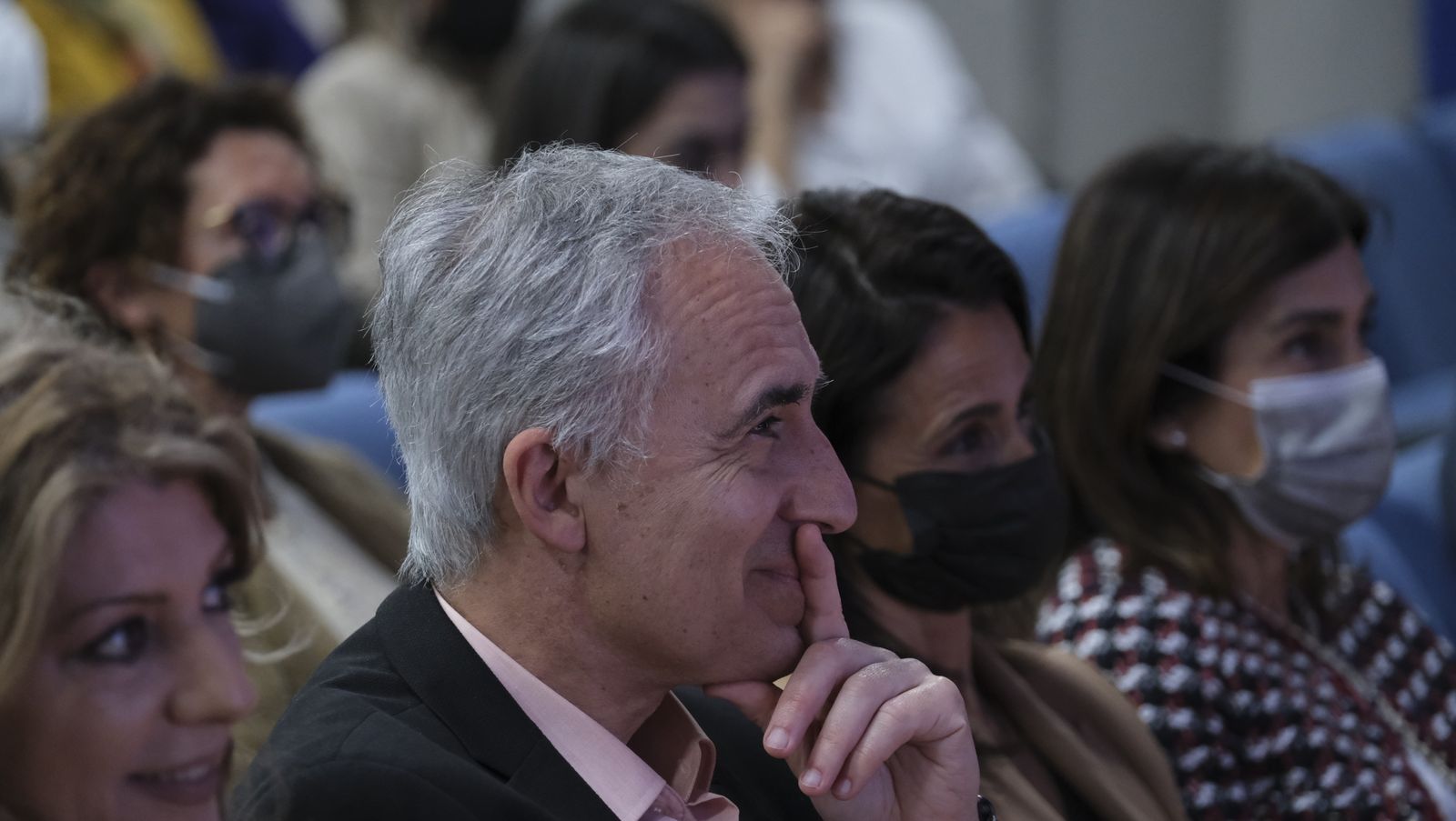 Imágenes del Diario de los Libros, con el escritor Álvaro Espina. Almería.