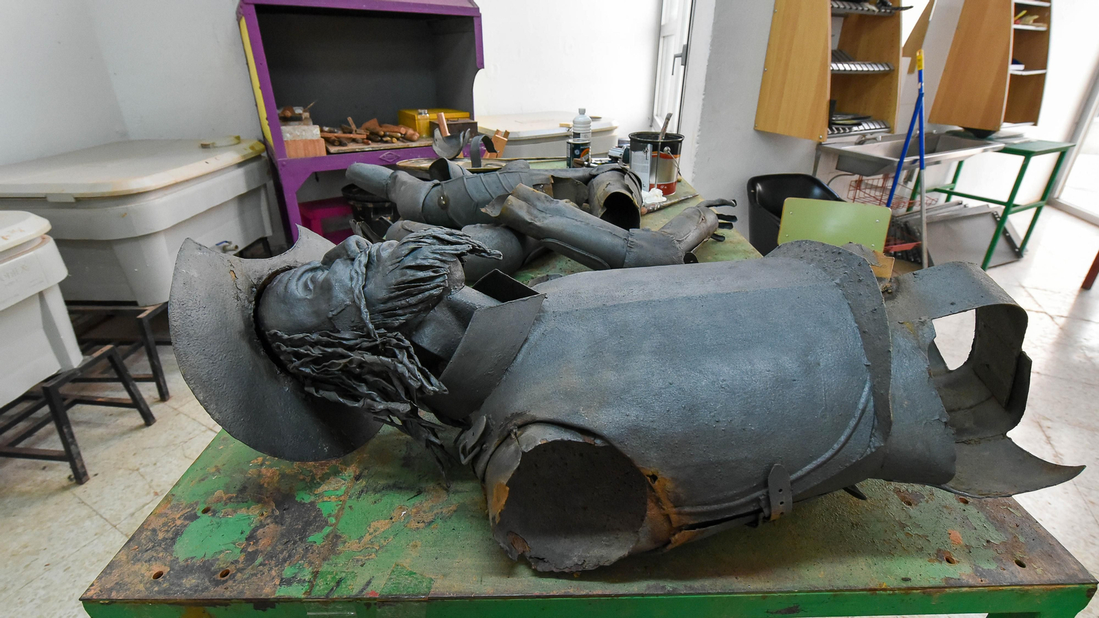 Las fotos de la restauración del Quijote de la Escuela de Arte de Algeciras