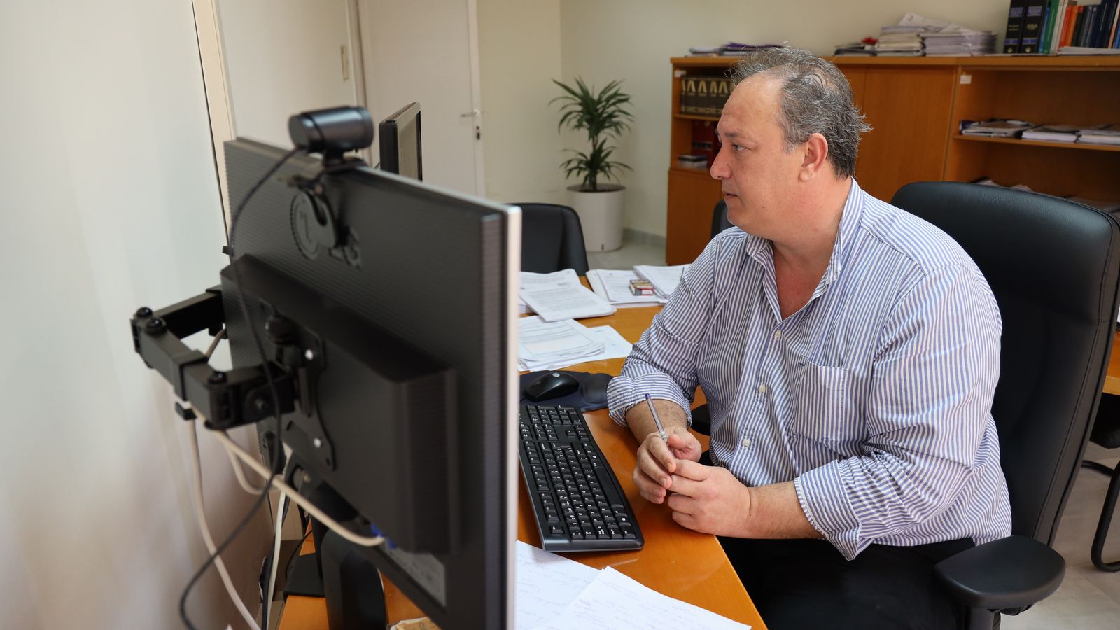 El concejal de Hacienda, durante el pleno telemático.