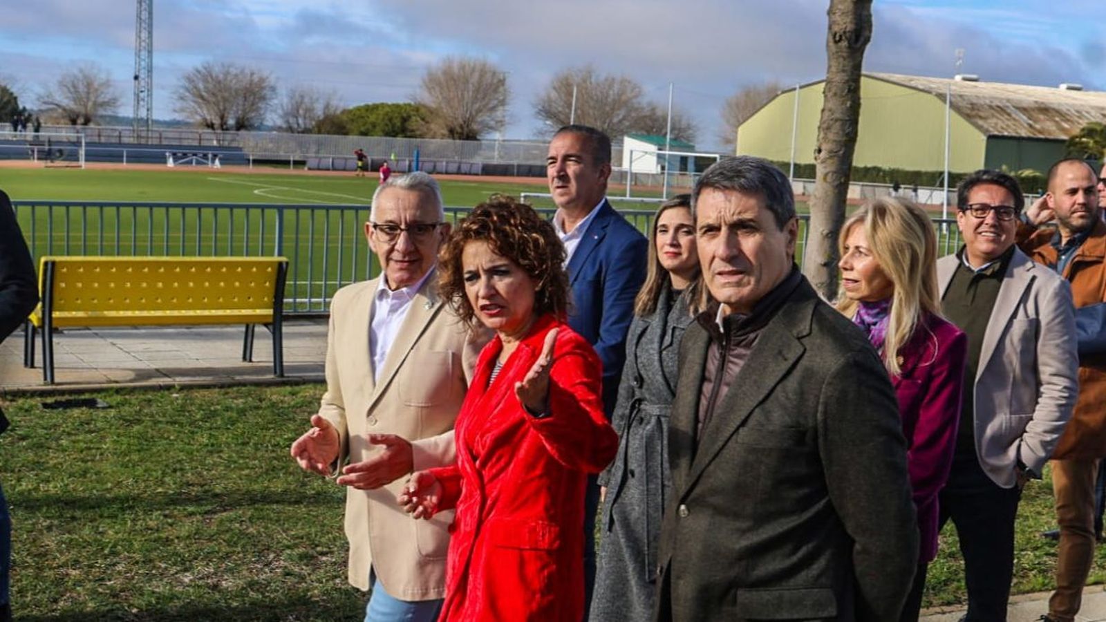 María Jesús Montero durante la inauguración de las nuevas instalaciones del complejo deportivo municipal de Bonares.