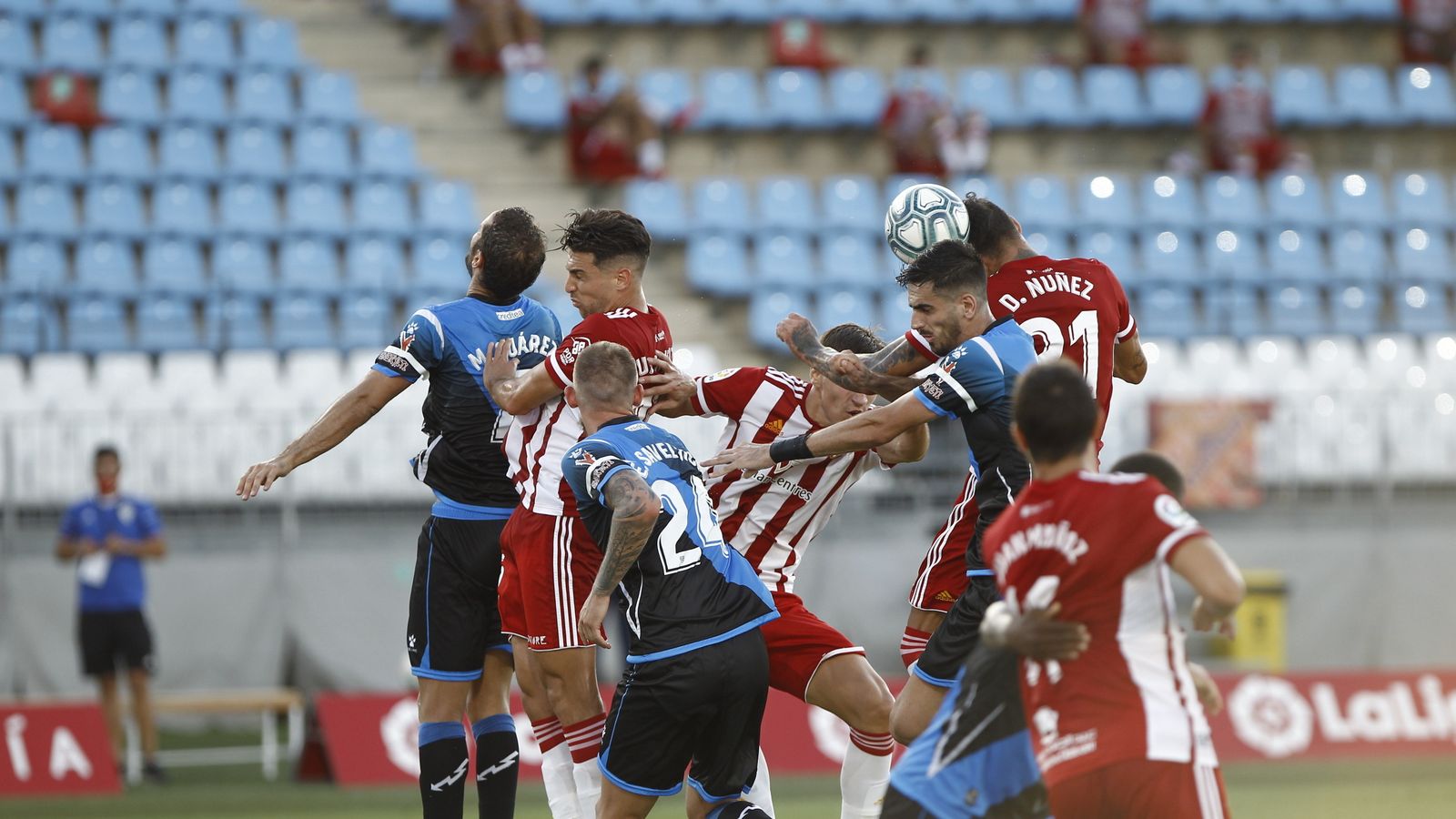 Una cerrada pugna aérea entre jugadores rayistas e indálicos