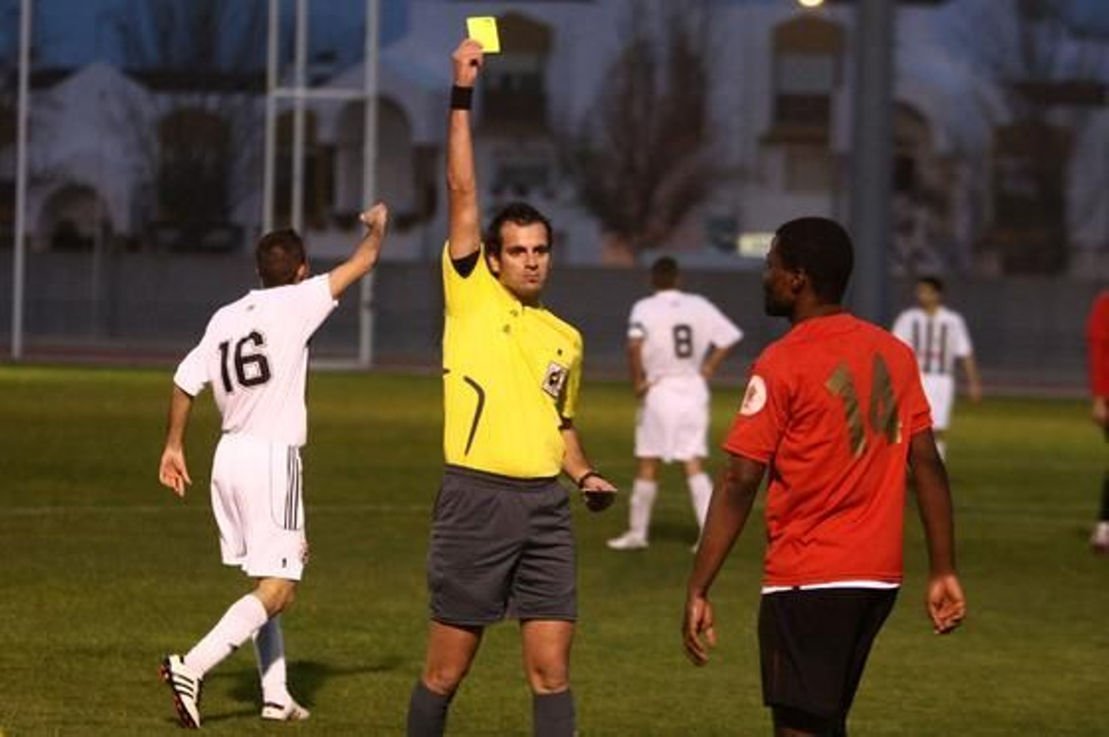 La Balona gana en Ayamonte y se pone líder provisional a la espera de lo que haga el Pozoblanco./Fotos:Alberto Domínguez

Foto: Alberto Dominguez