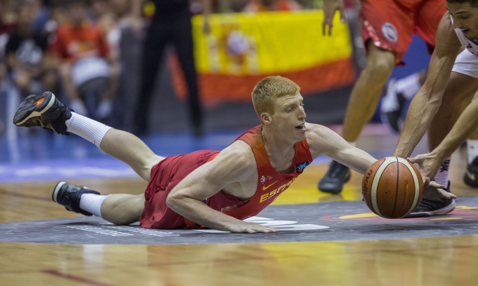 Alberto Díaz, en un partido de la selección española.