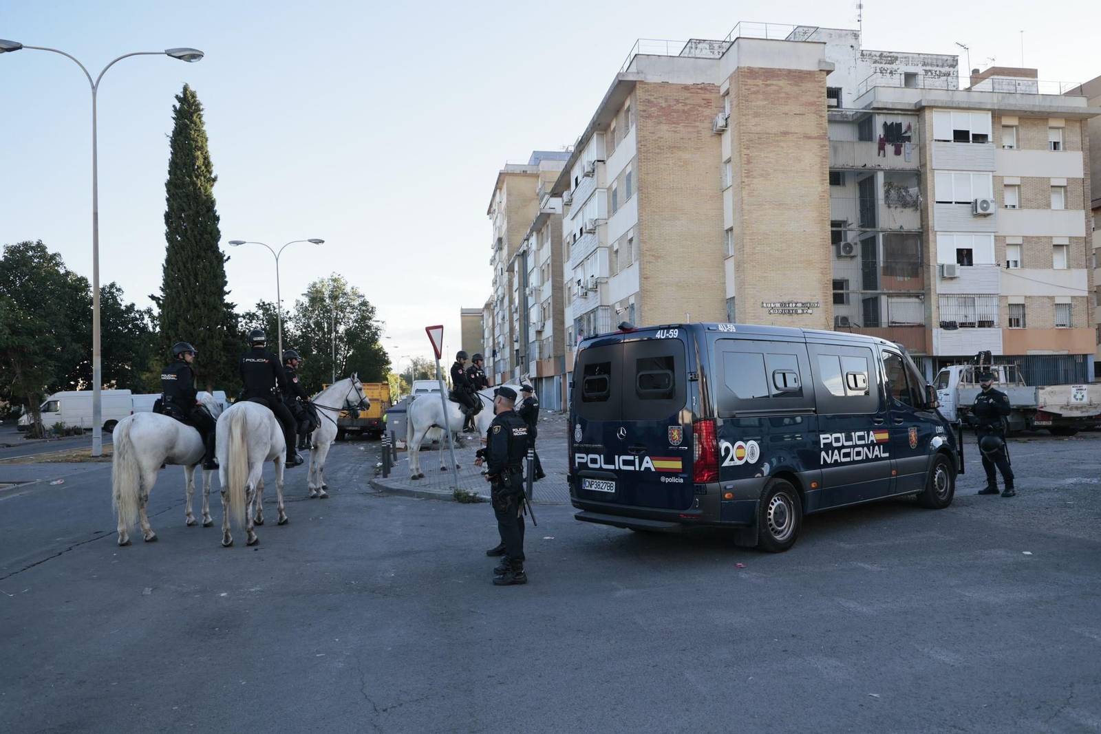 La nueva operación de la Policía Nacional en las Tres Mil Viviendas, en imágenes