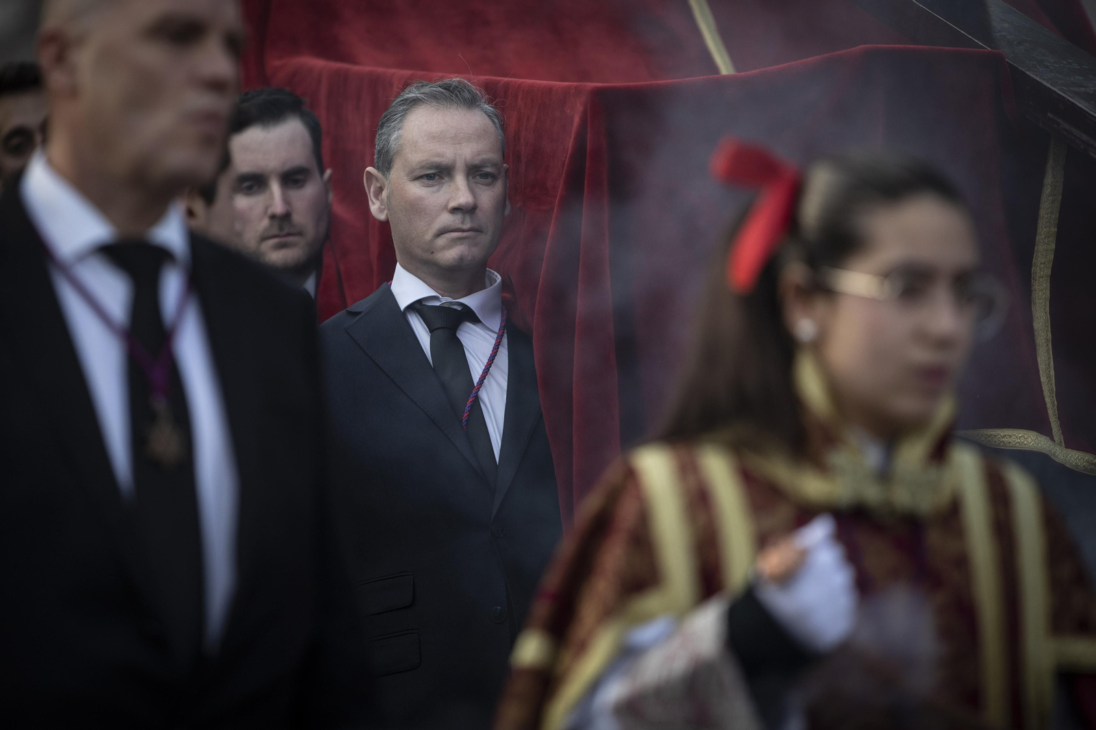 El vía crucis con el el Cristo de los Gitanos, en imágenes