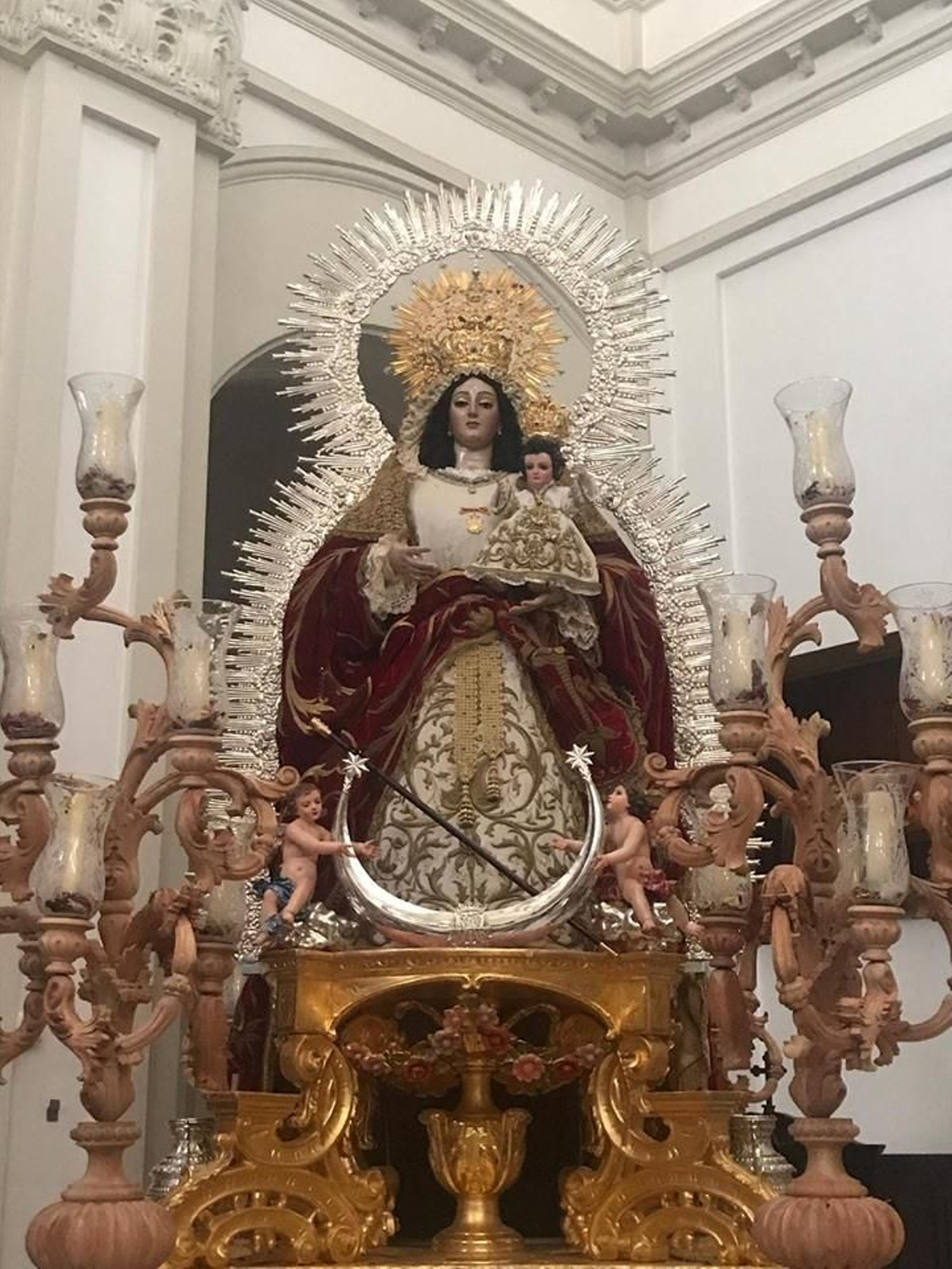 Roban las joyas y el cepillo de la Virgen del Socorro de Rociana