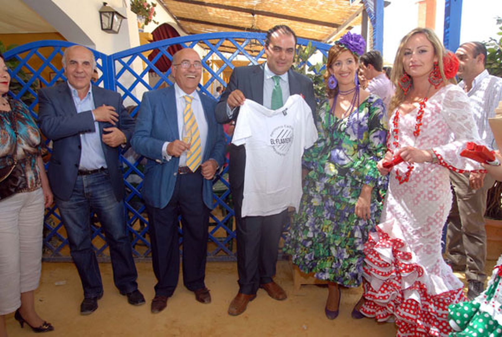 Manuel Rodríguez, el hostelero Faustino Rodríguez, David Fernández, María de los Ángeles Carrasco y Olga de la Pascua. 

Foto: Manuel Aranda