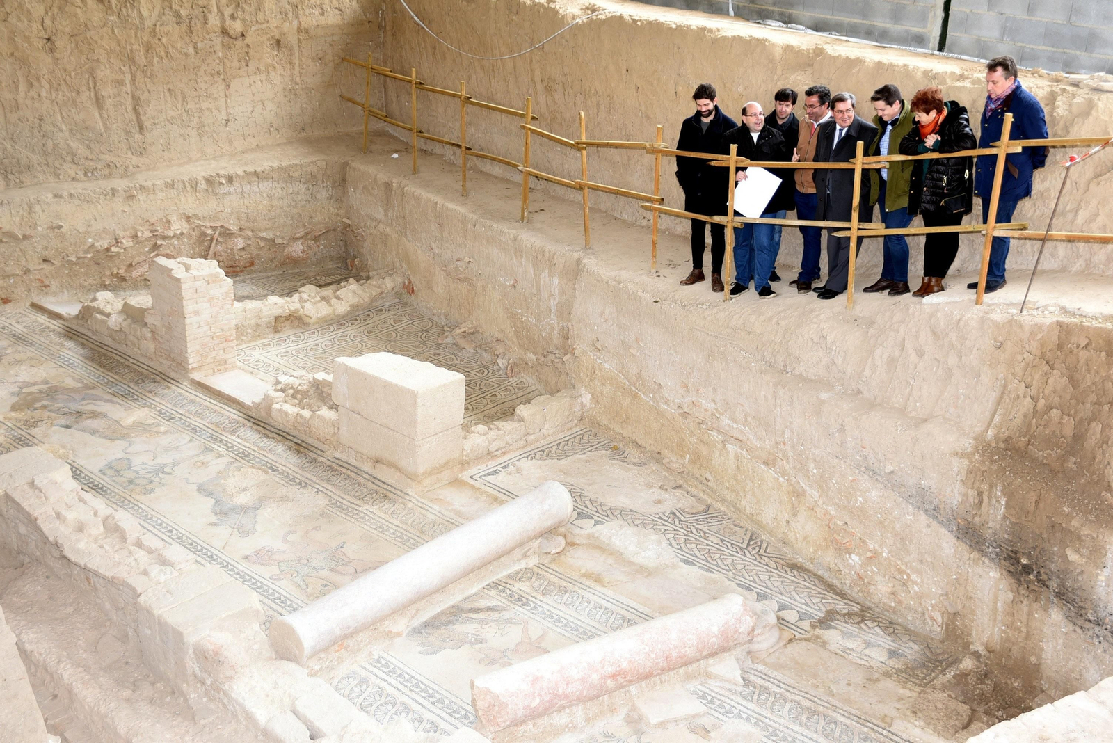 Imagen de archivo de la visita de la Diputación de Granada a la villa romana de Salar
