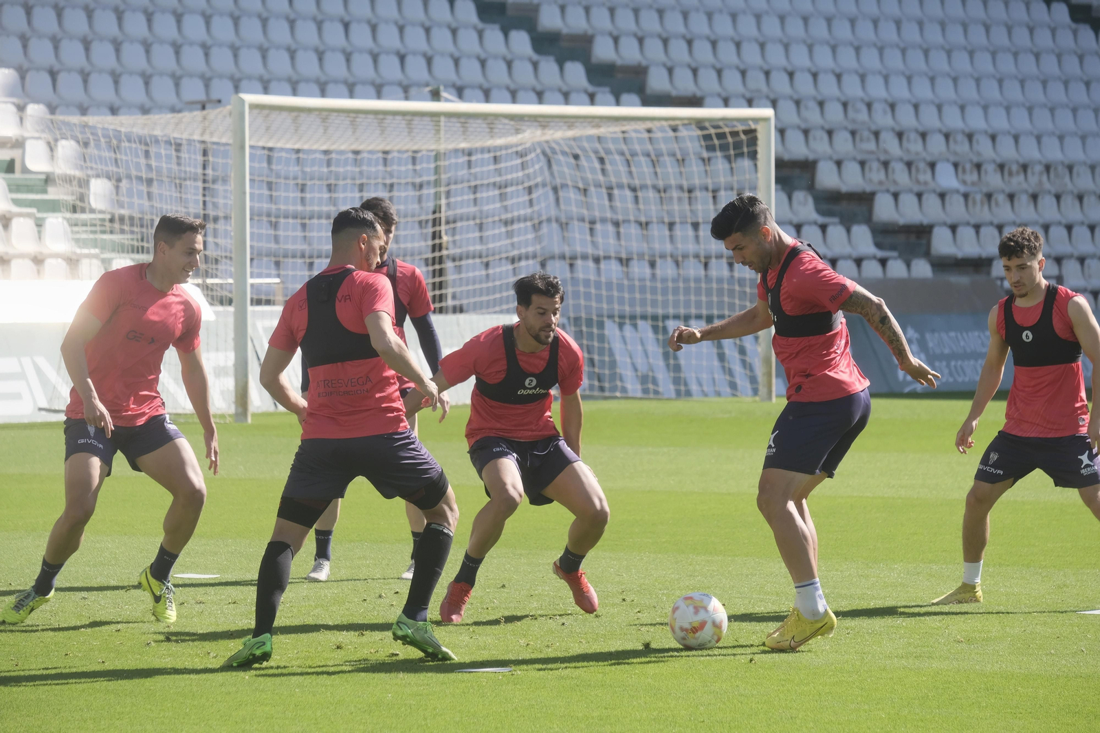 El primer entrenamiento de Manuel Mosquera como técnico del Córdoba CF, en imágenes