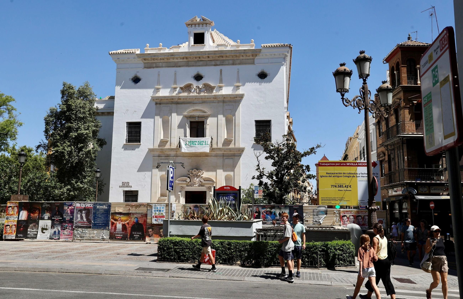 La fachada principal de San Hermenegildo, ya sin andamios.