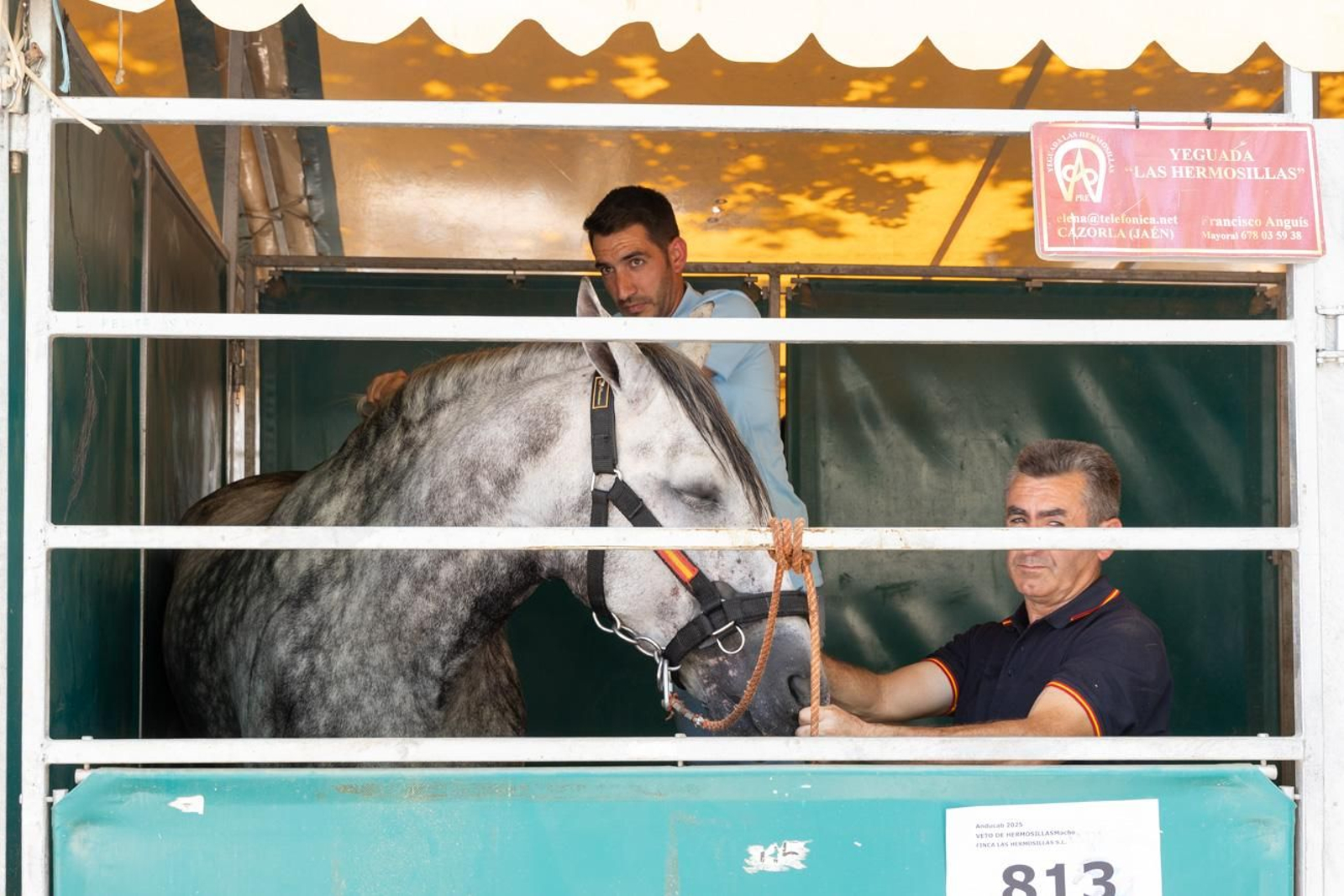 Anducab rinde homenaje a la unidad de caballería de la Policía Nacional