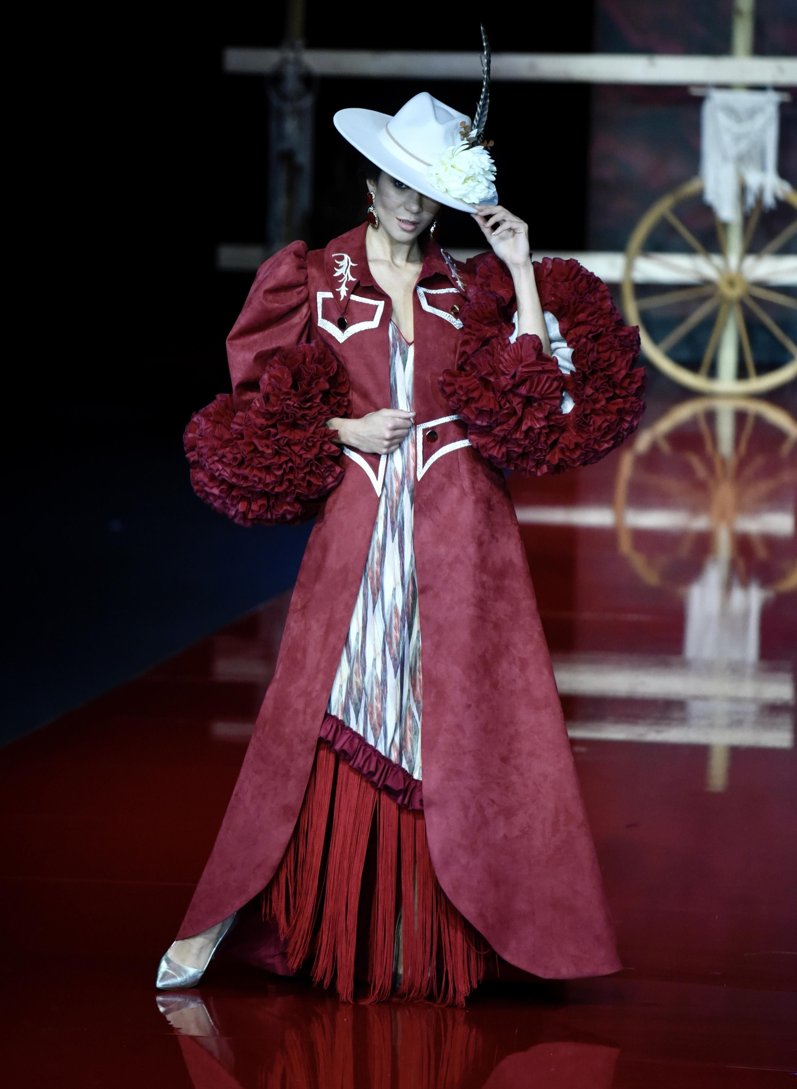 El desfile de Flor de Cerezo en SIMOF 2022, todas las fotos