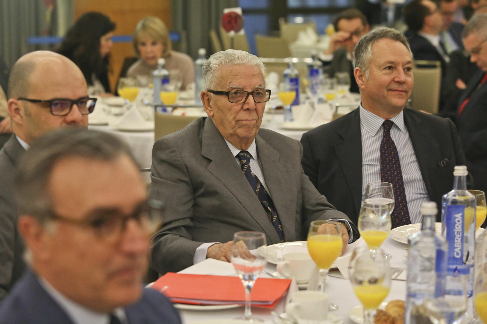 Las imágenes del desayuno-coloquio con Rafael Domínguez de Gor