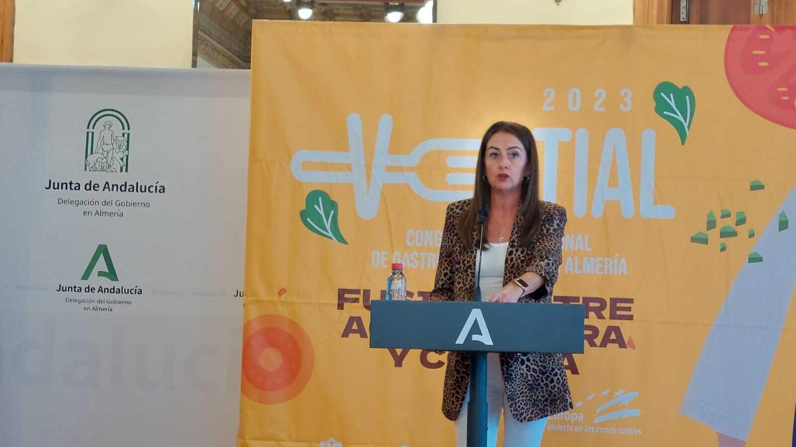 La delegada presenta VESTIAL.