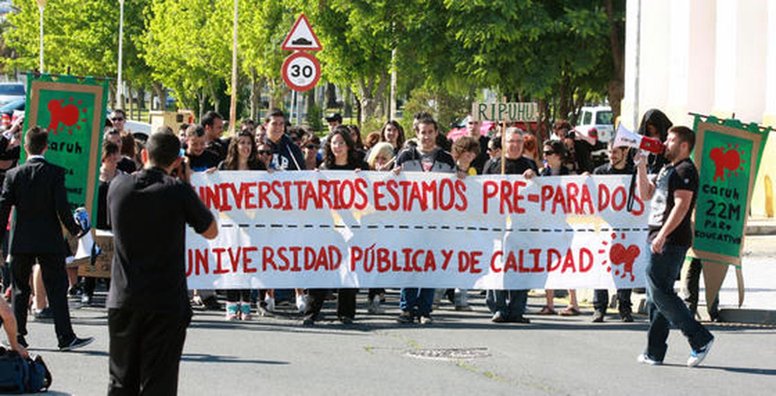 La comunidad educativa contra los recortes en educación.

Foto: Paqui Segarra