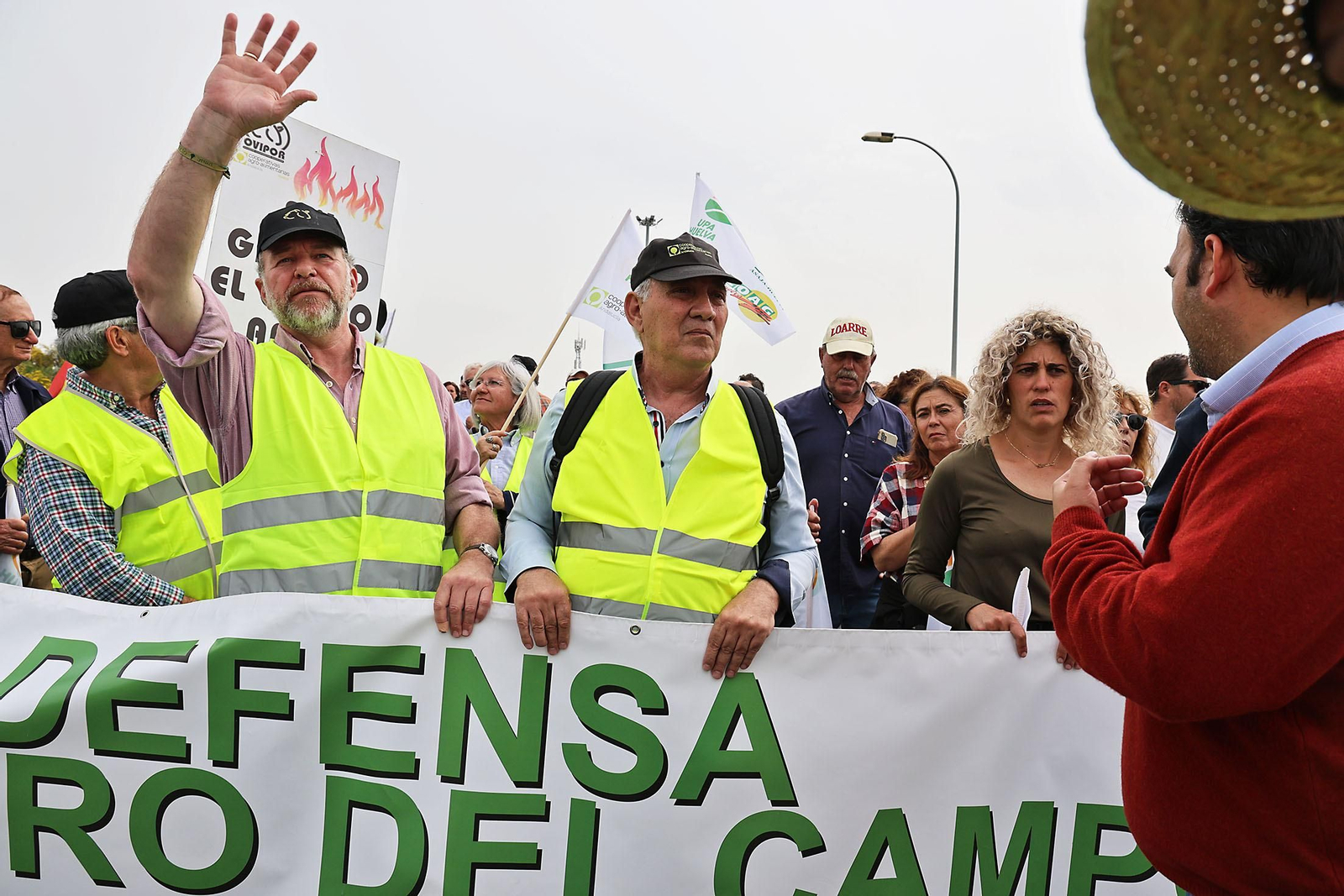 Imágenes de la multitudinaria tractorada de los agricultores en Huelva