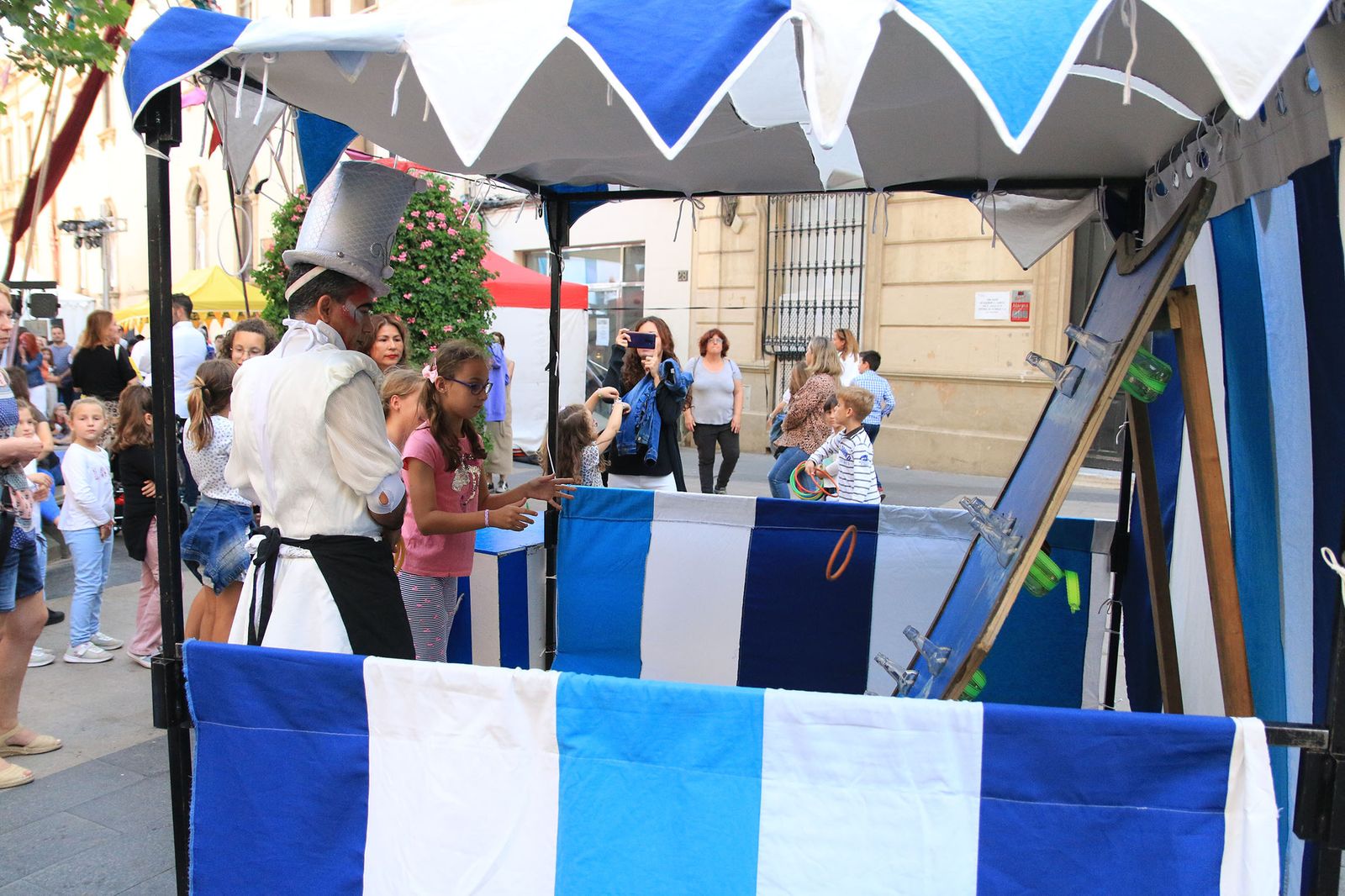 Imágenes de la Noche en Blanco, en Almería