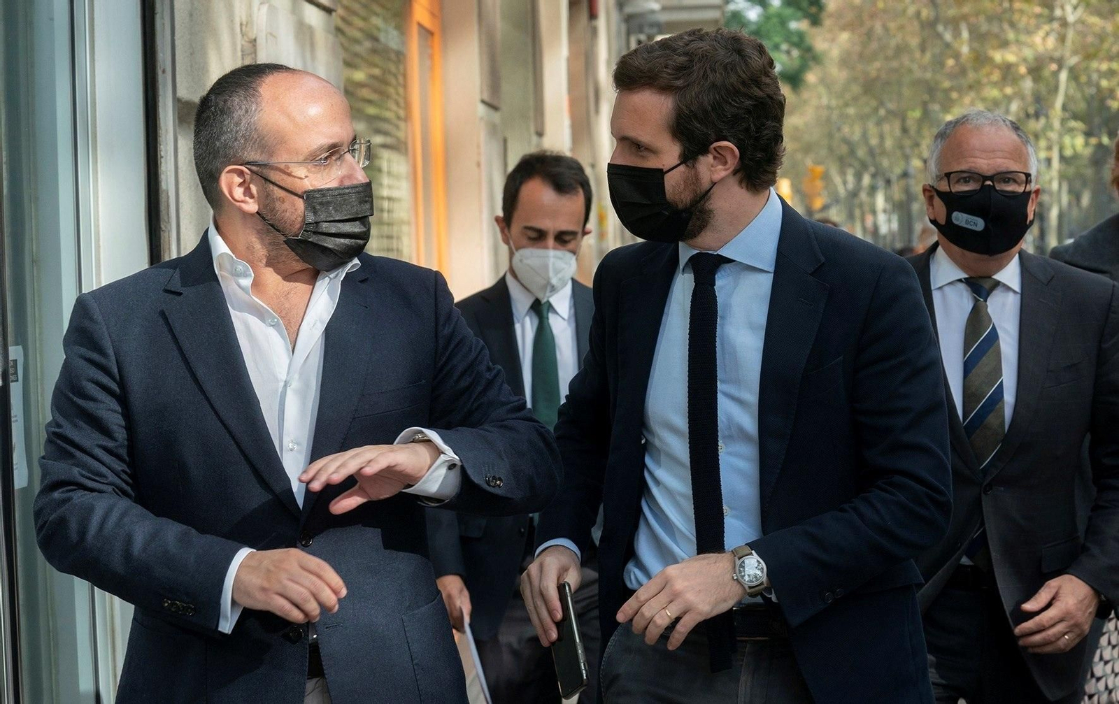 El presidente del PP, Pablo Casado, durante la reunión que ha mantenido este viernes con representantes del gremio de restauración de Barcelona.