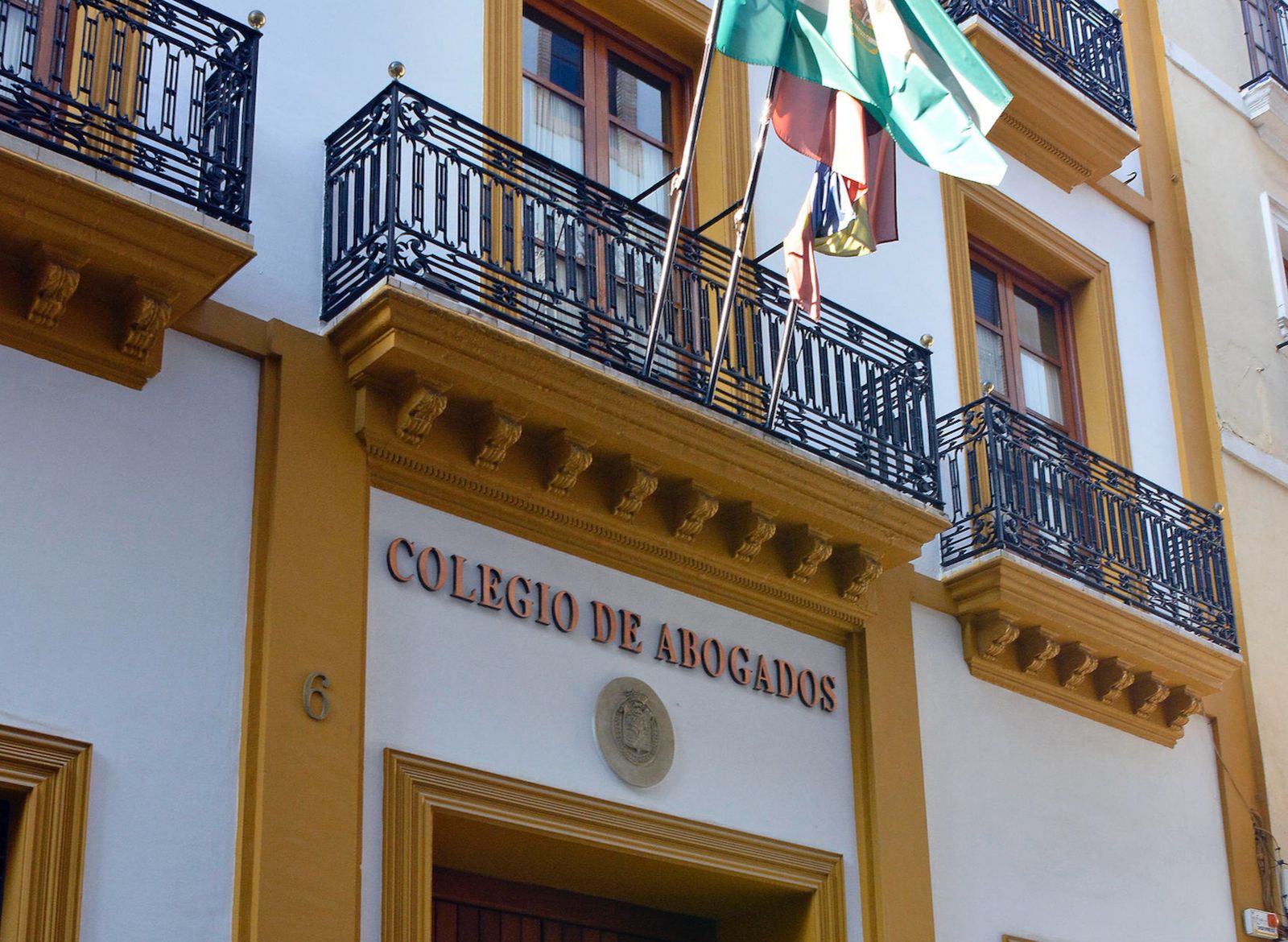 Fachada de la sede del Colegio de Abogados de Sevilla