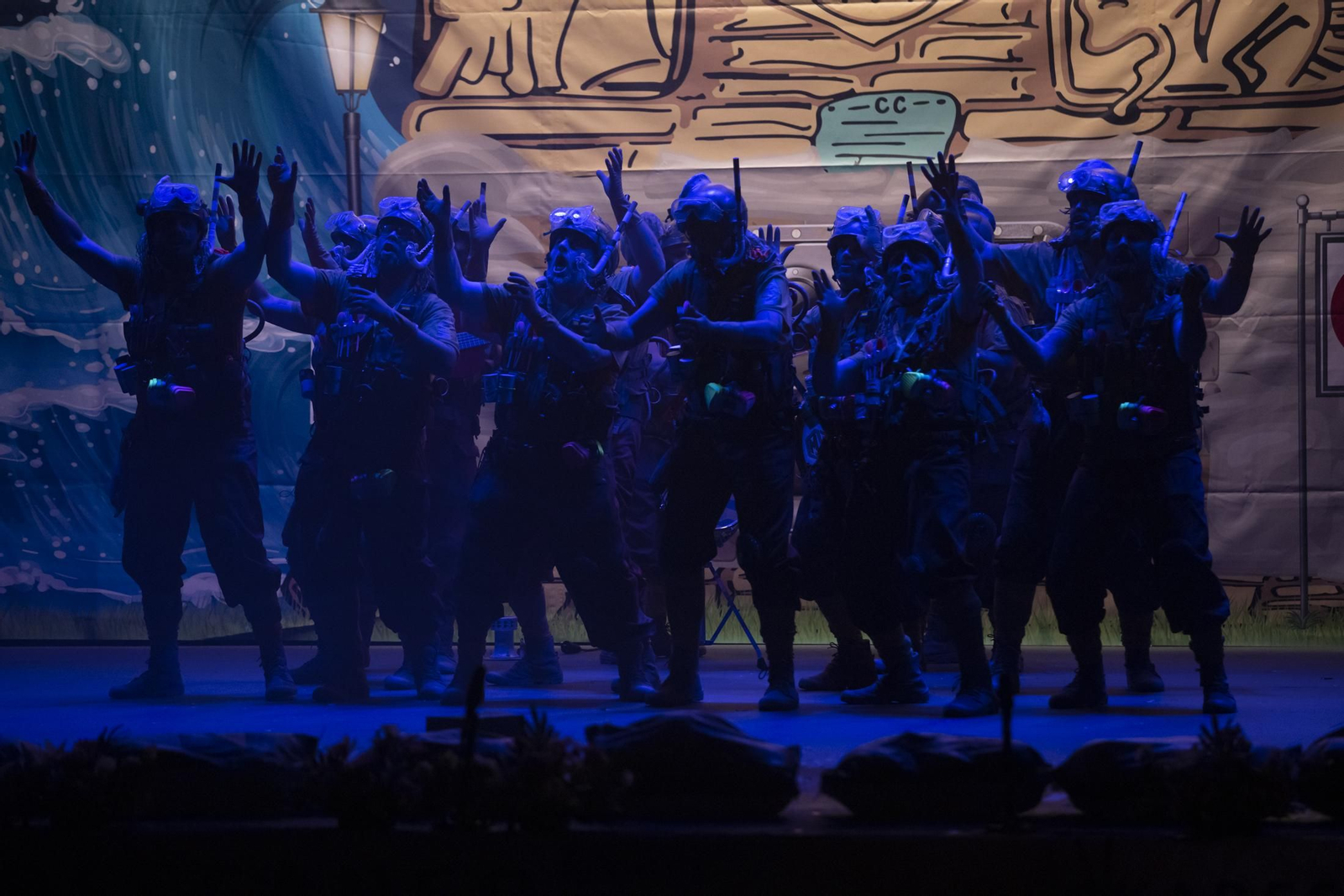 Imágenes de la actuación de la murga de Huelva "No te vayas a espantar. El juicio final" en el Carnaval Colombino