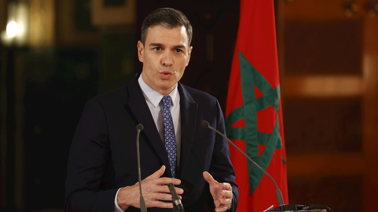 Pedro  Sánchez durante una rueda de prensa ofrecida en Rabat. Imagen de archivo.