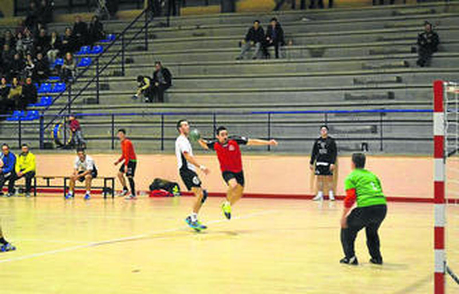 El San Fernando consiguió una gran victoria ante el líder, el Pozoblanco, siendo muy superior.