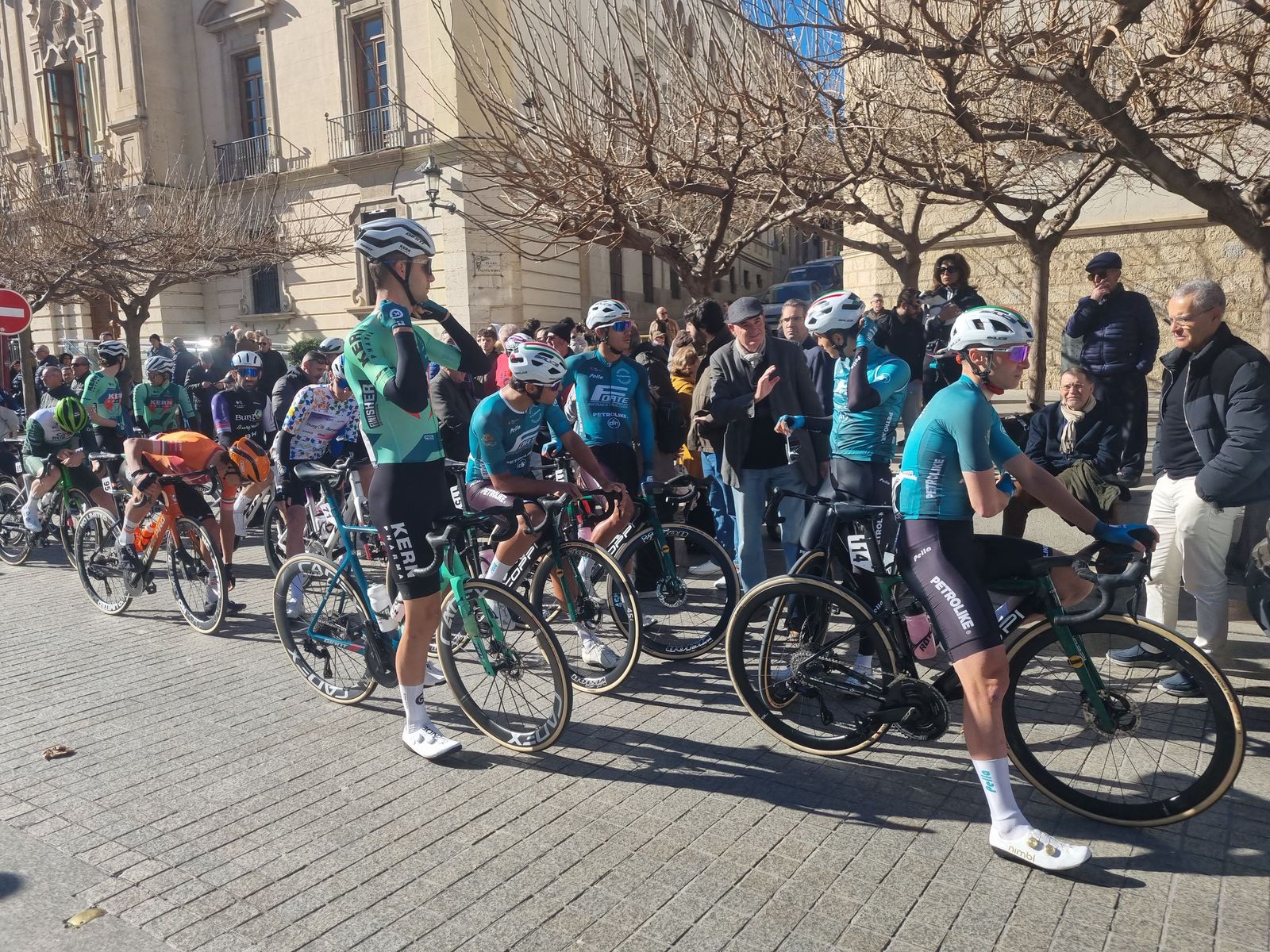 En imágenes: Jaén, espectacular escenario de la tercera etapa de la Vuelta a Andalucía - Ruta del Sol