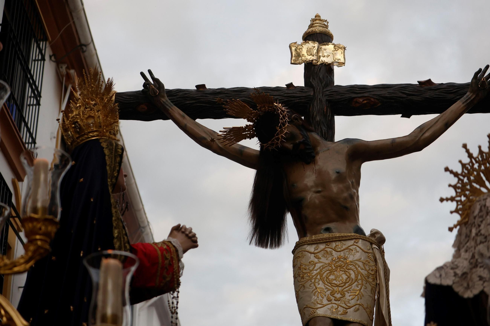 La procesión del Cristo de Gracia en este Jueves Santo de Córdoba, en imágenes