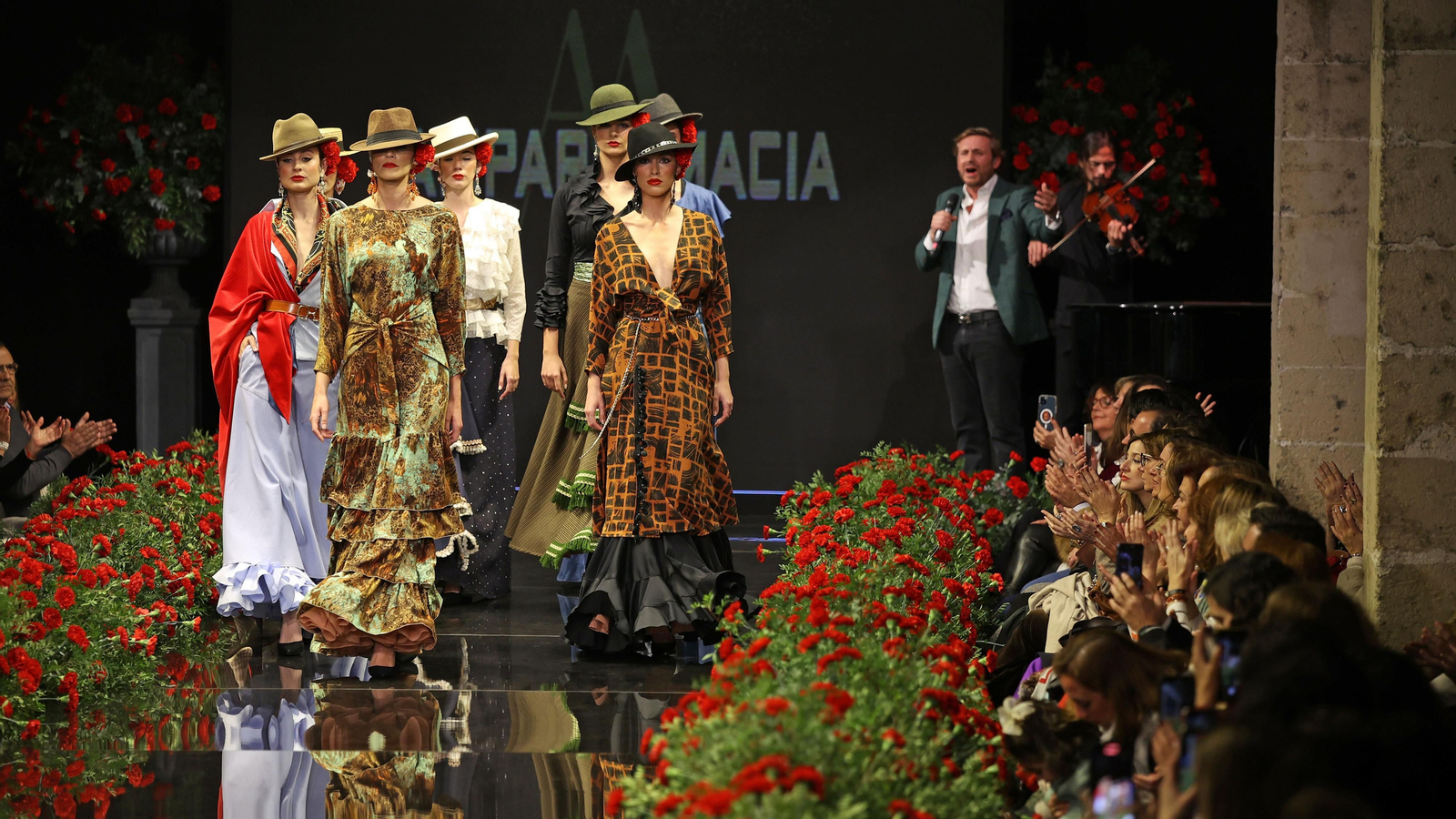 Desfile de Amparo Maciá en la Pasarela Flamenca Jerez Tio Pepe 2023