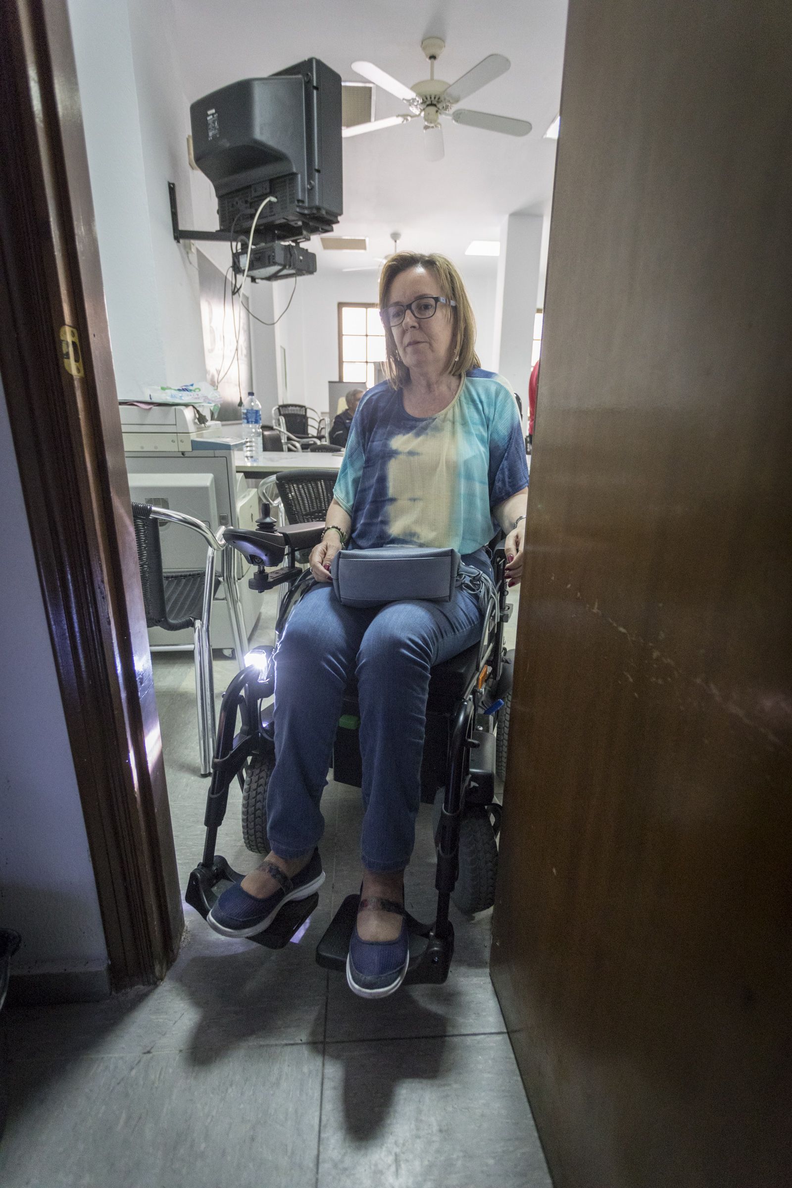 Las personas en silla de ruedas no pueden acceder al cuarto de baño.