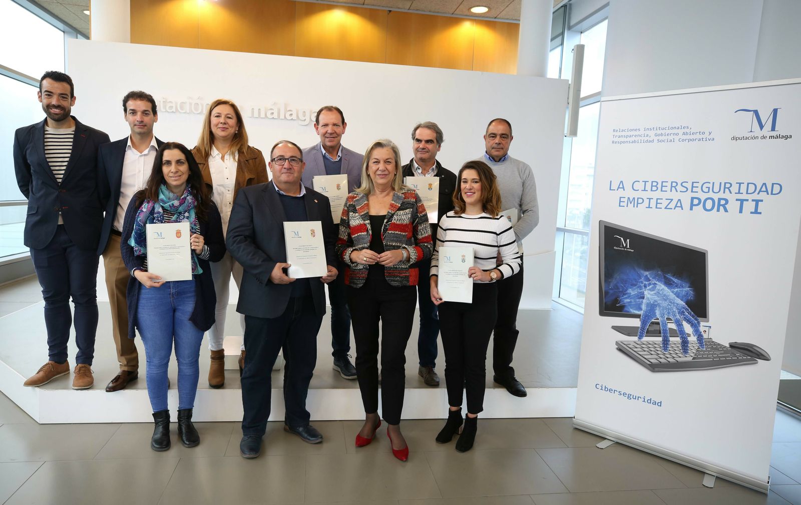 Entrega de los planes de ciberseguridad y protección de datos.