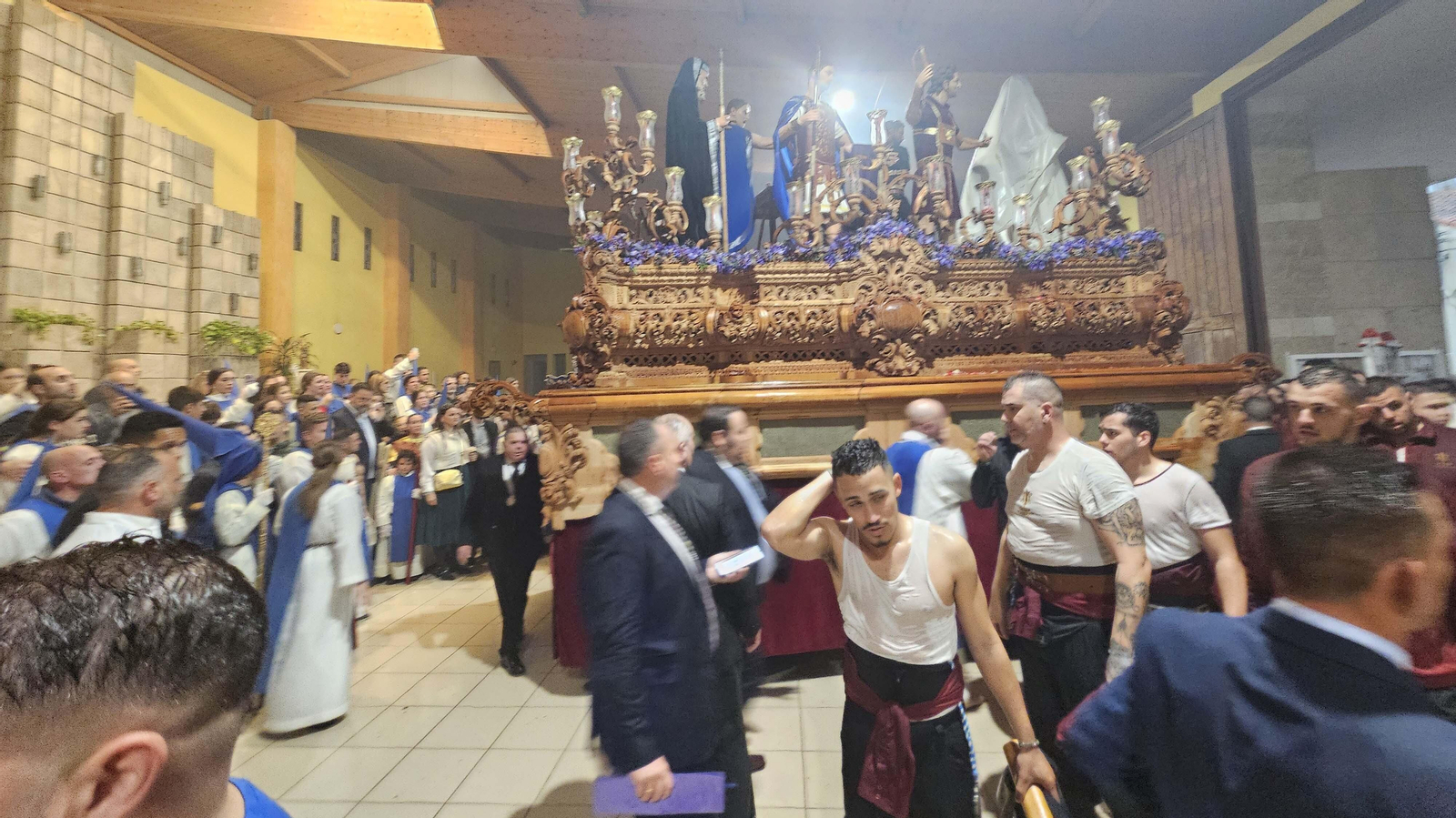 Fotos del Domingo de Ramos en La Línea: La Borriquita y Flagelación