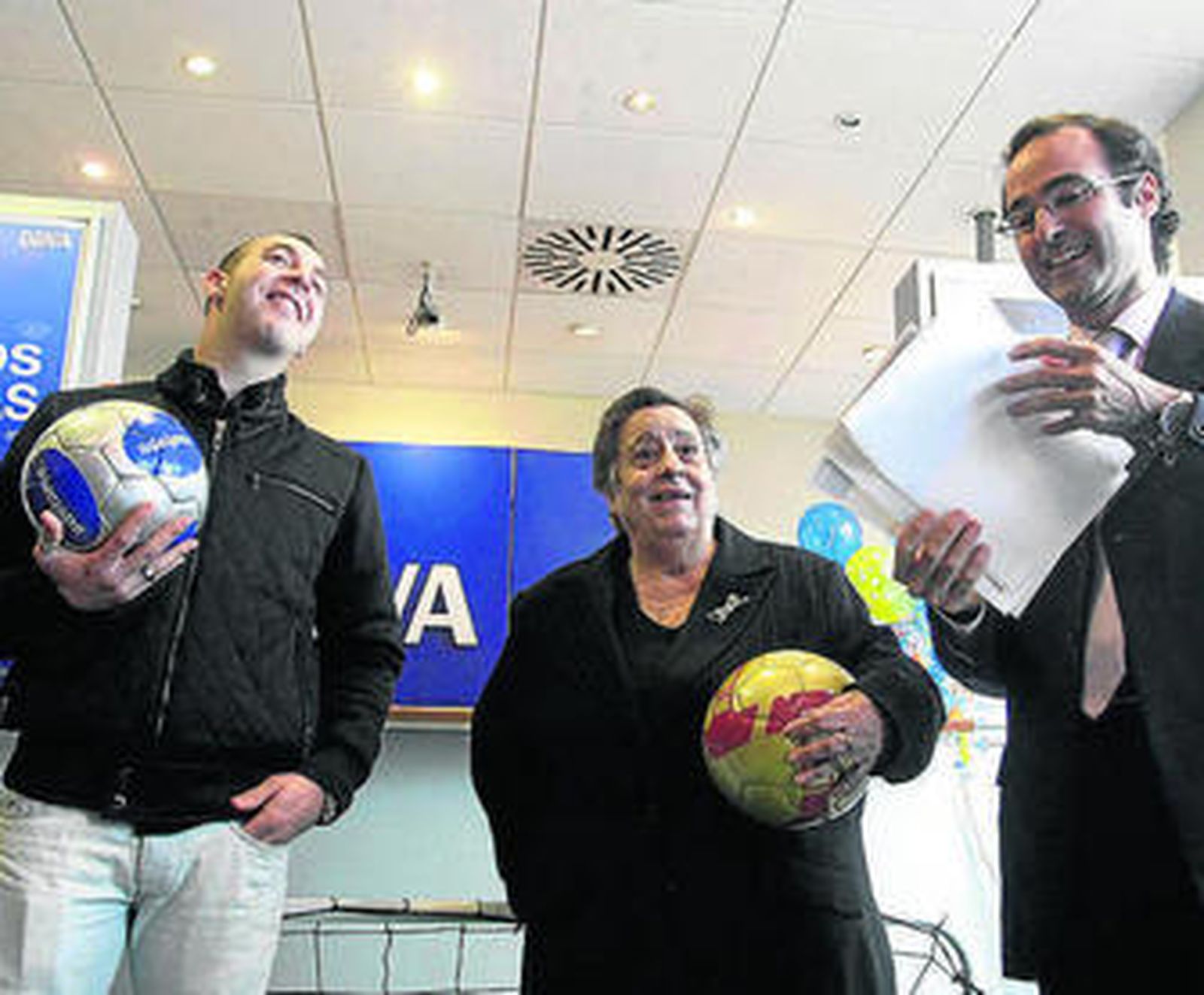 Jesús González, con Joaquina Ortiz ayer en San García.