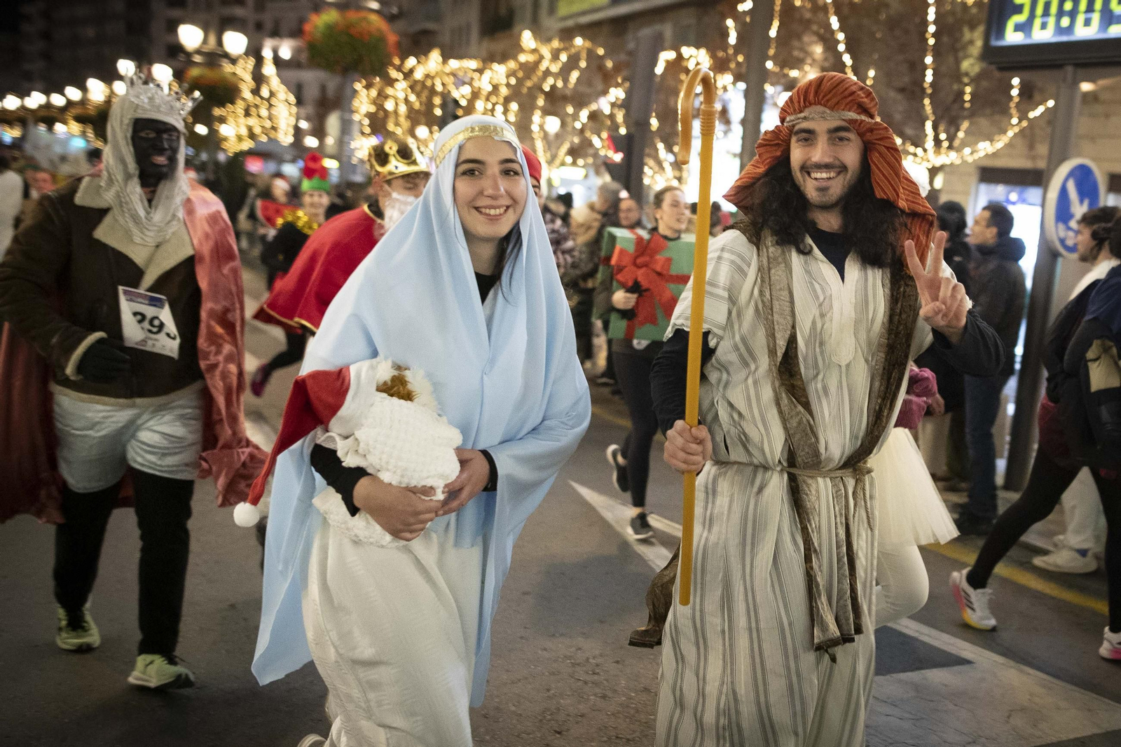 Las mejores imágenes de la 32º Carrera Nocturna de Disfraces de Granada
