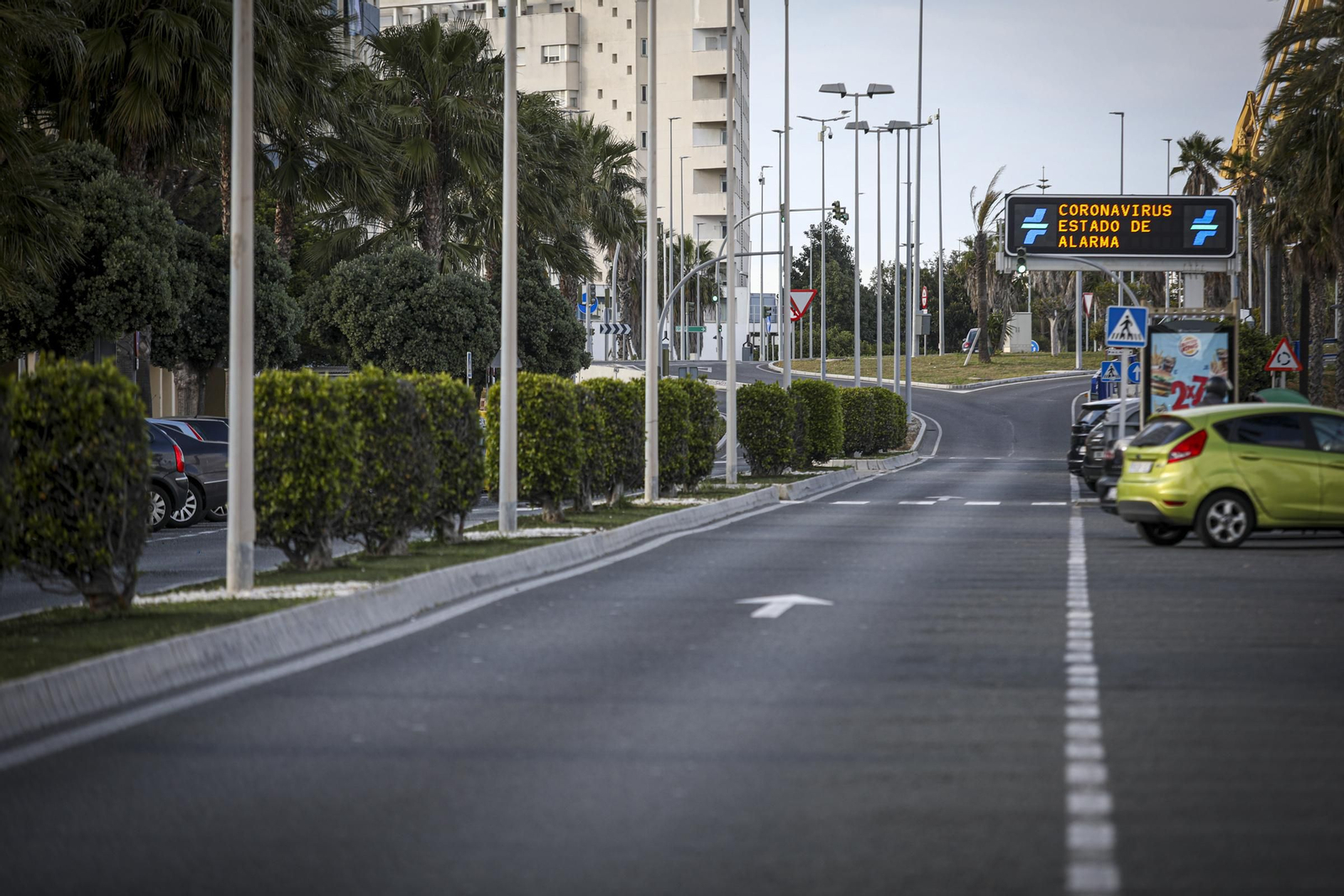 Imágenes del estado de alarma en Cádiz por el coronavirus durante la tarde del 16 de marzo