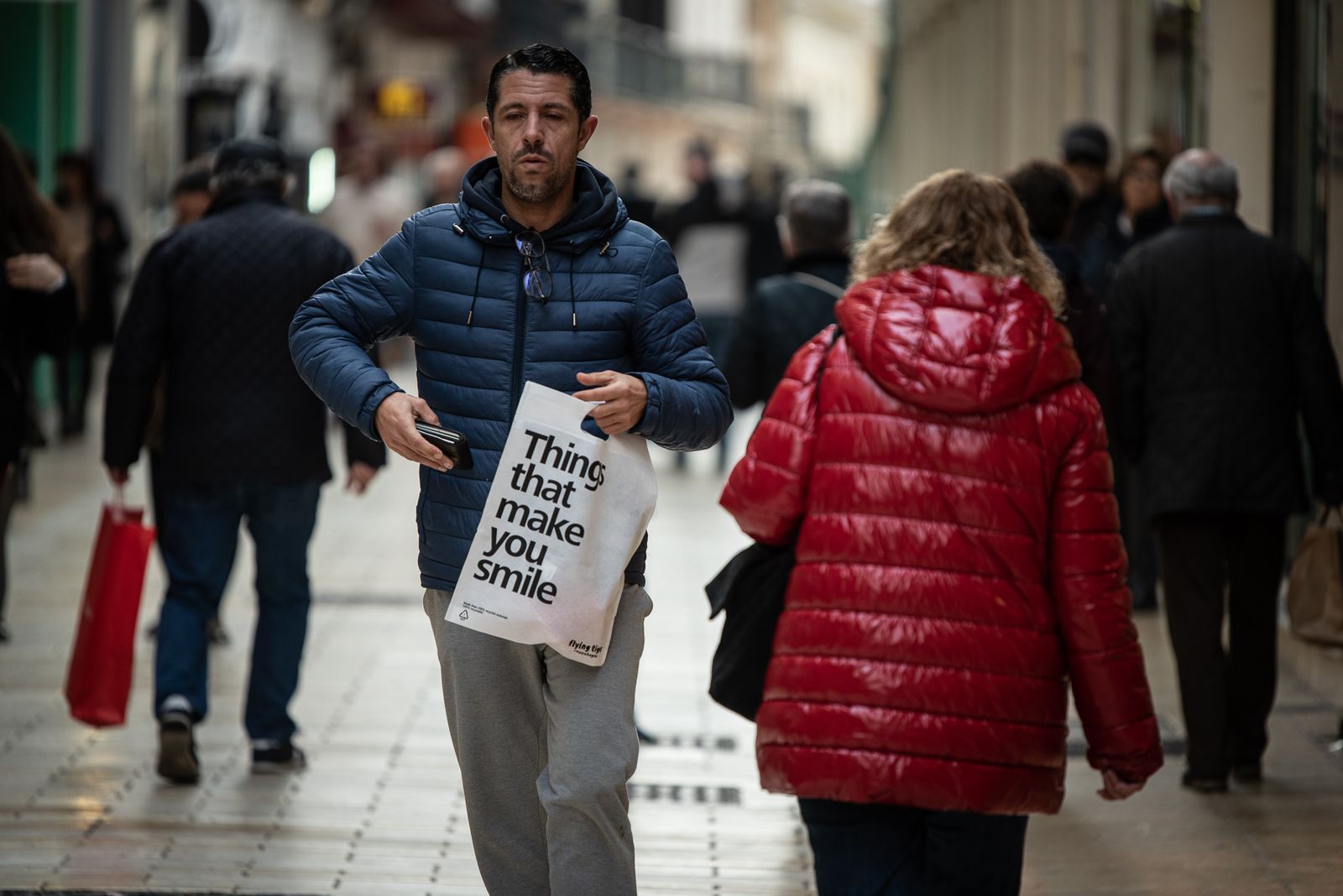 Imágenes del primer día de rebajas en los comercios de Huelva
