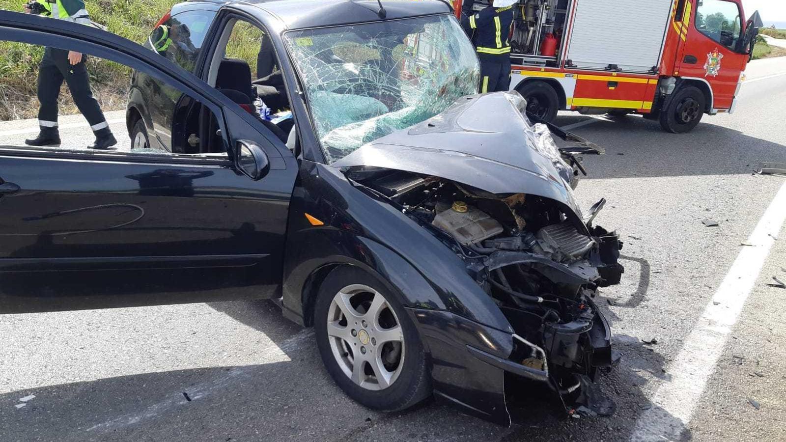 Uno de los vehículos implicados en la colisión.