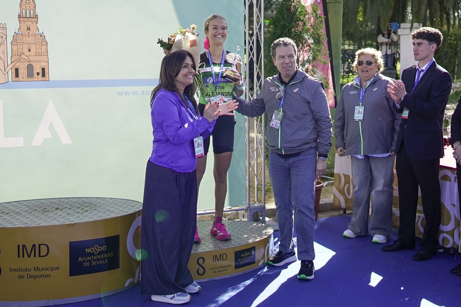 Así ha sido la entrega de premios del Zúrich Maraton de Sevilla 2026