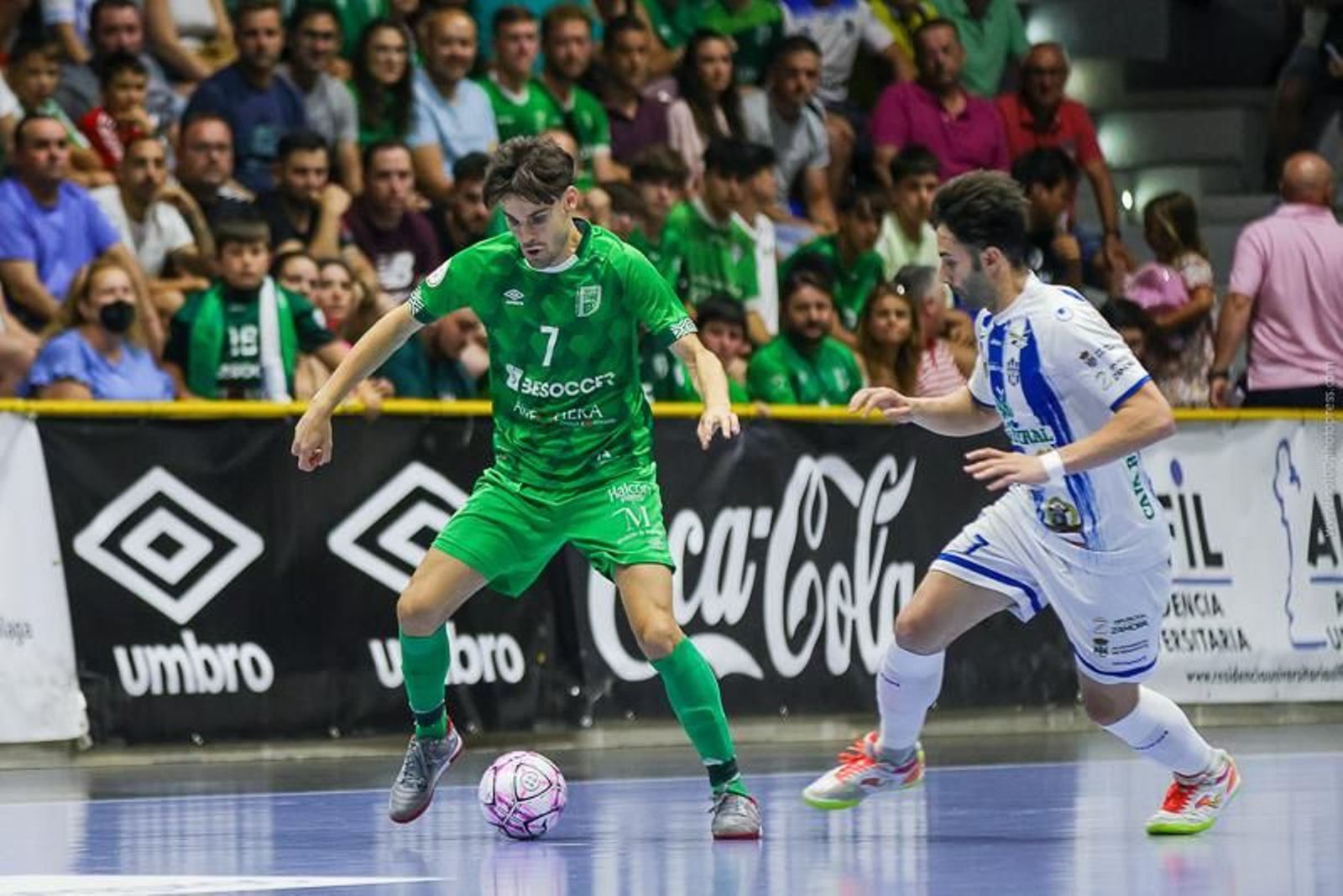 Alvarito, en un partido en casa.