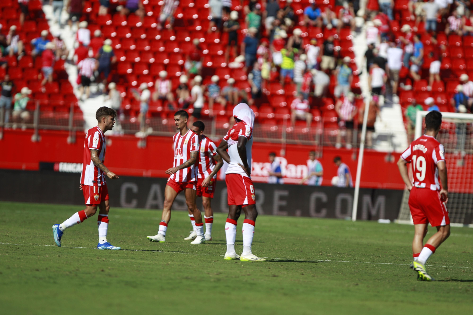 Imágenes del empate a 3 de la U.D. Almería y el Granada C.F.