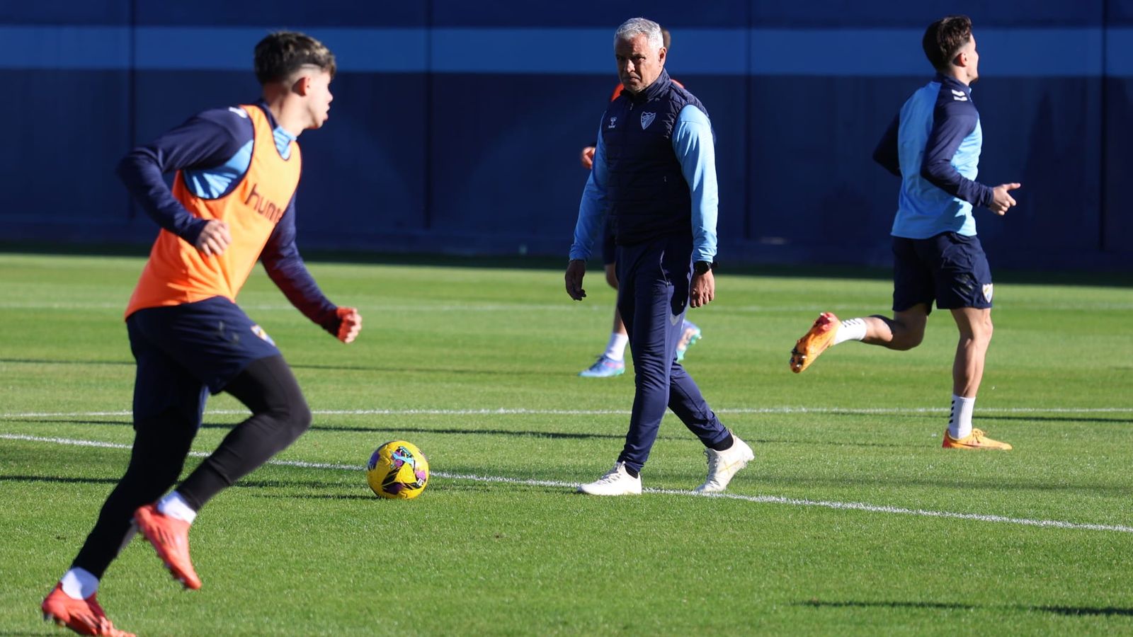 El Málaga CF se entrena con frío, antesala de lo que espera en Burgos