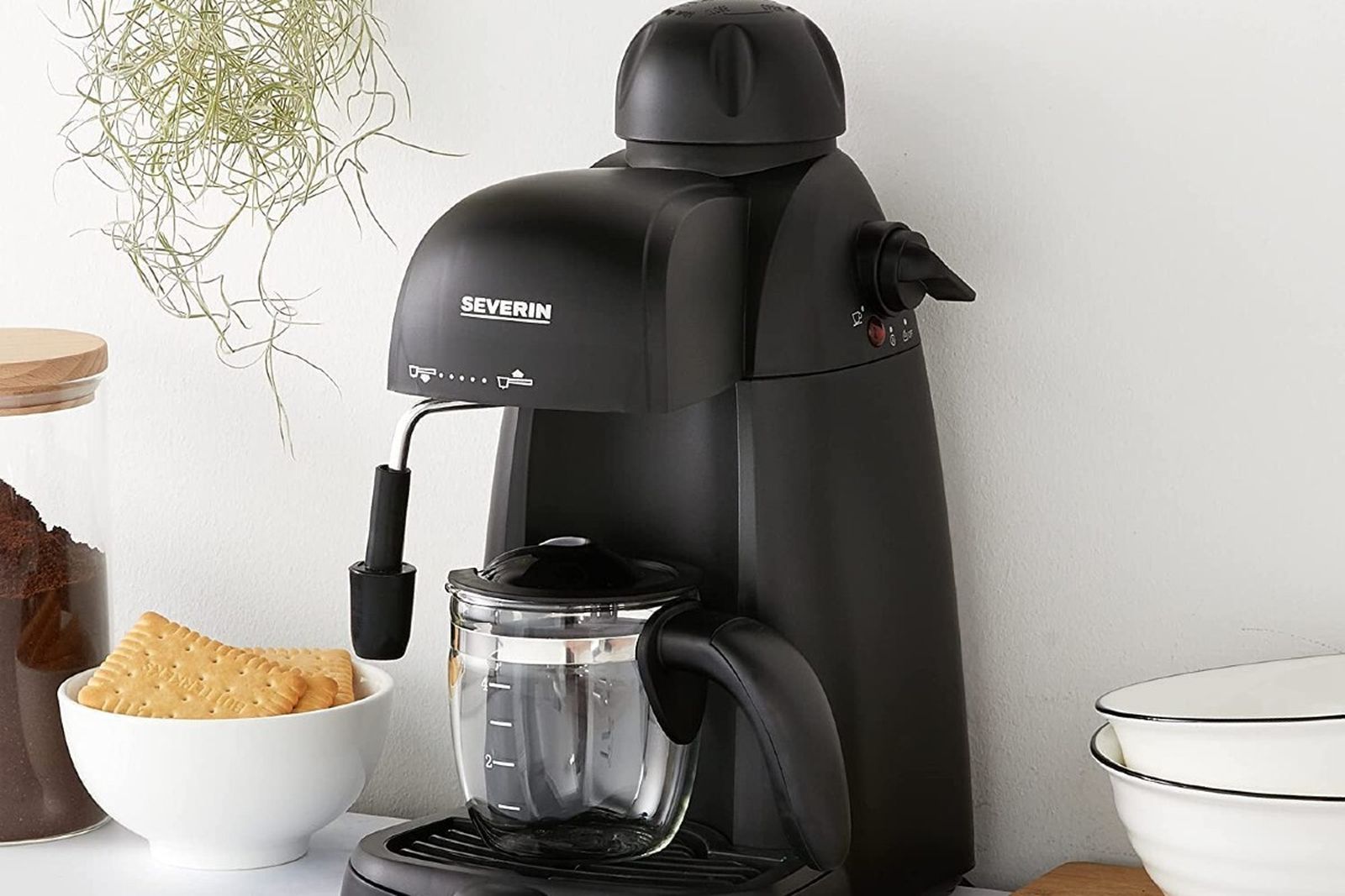 Saborea el mejor café recién hecho con esta cafetera profesional con un 21% de descuento en Amazon